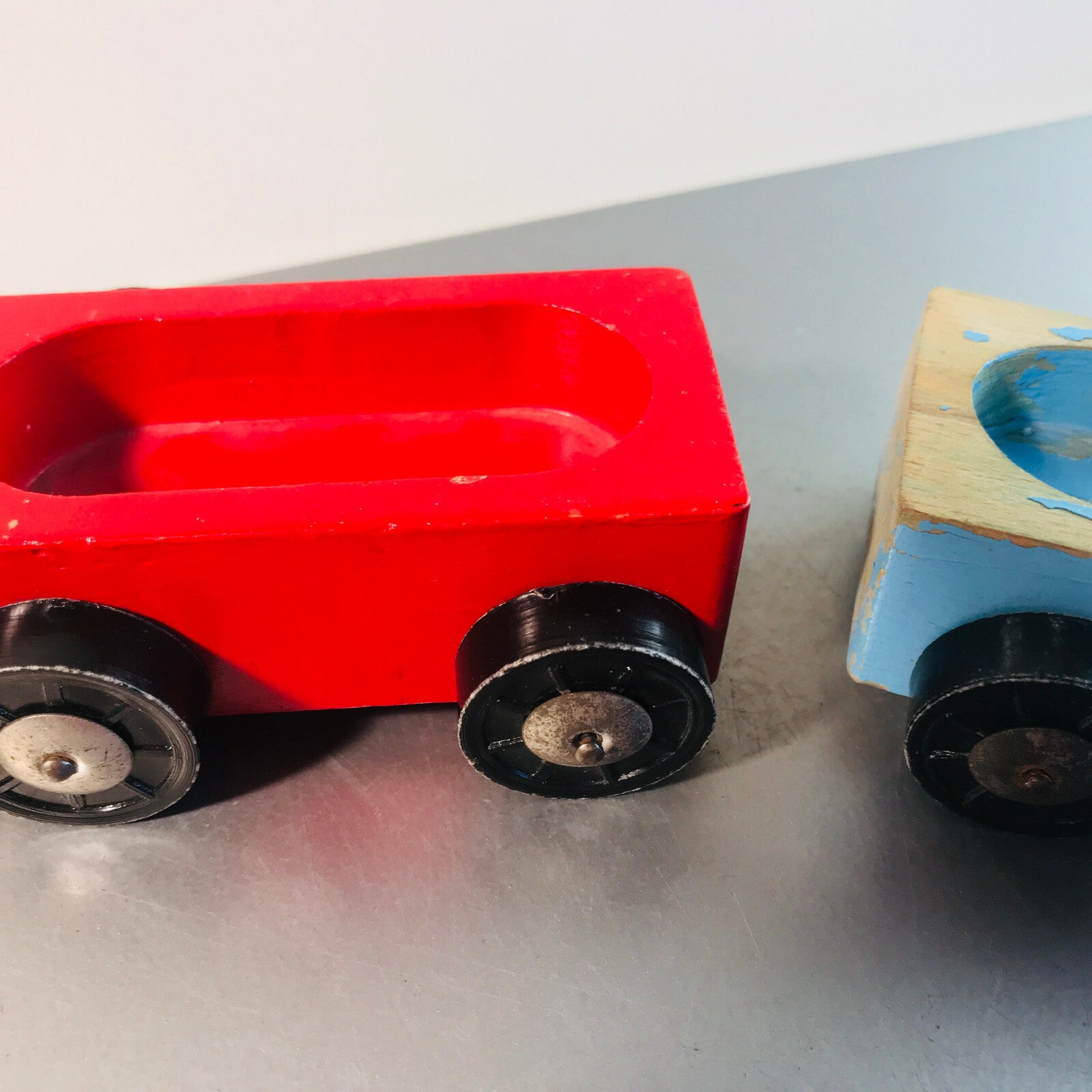 Antiker alter Holz Spielzeug Zug mit Lok und Wagons VINTAGE bunt