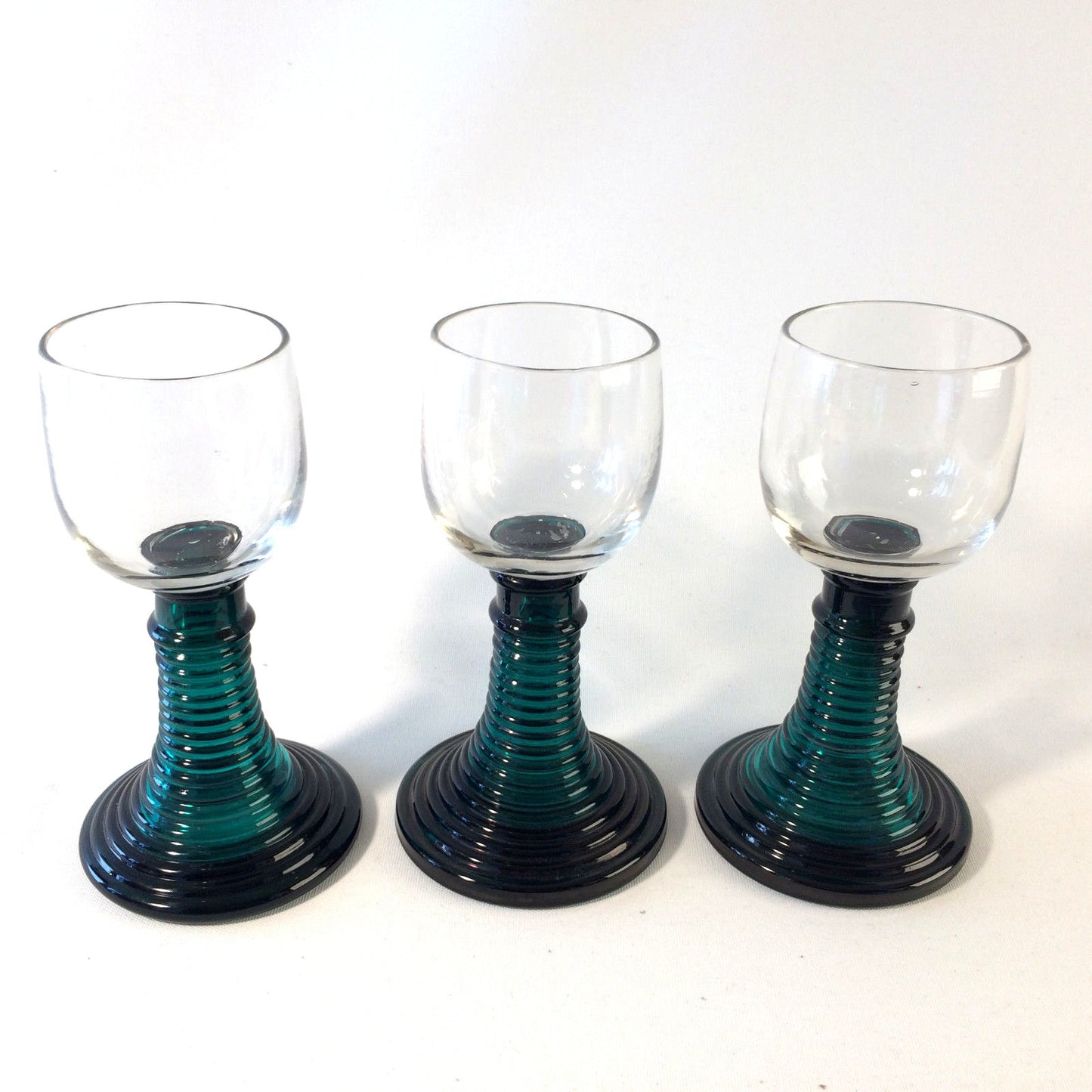 Vintage Weinrömer 3er  Weingläser grün 15 cm GLAS 50er 60er MID CENTURY 