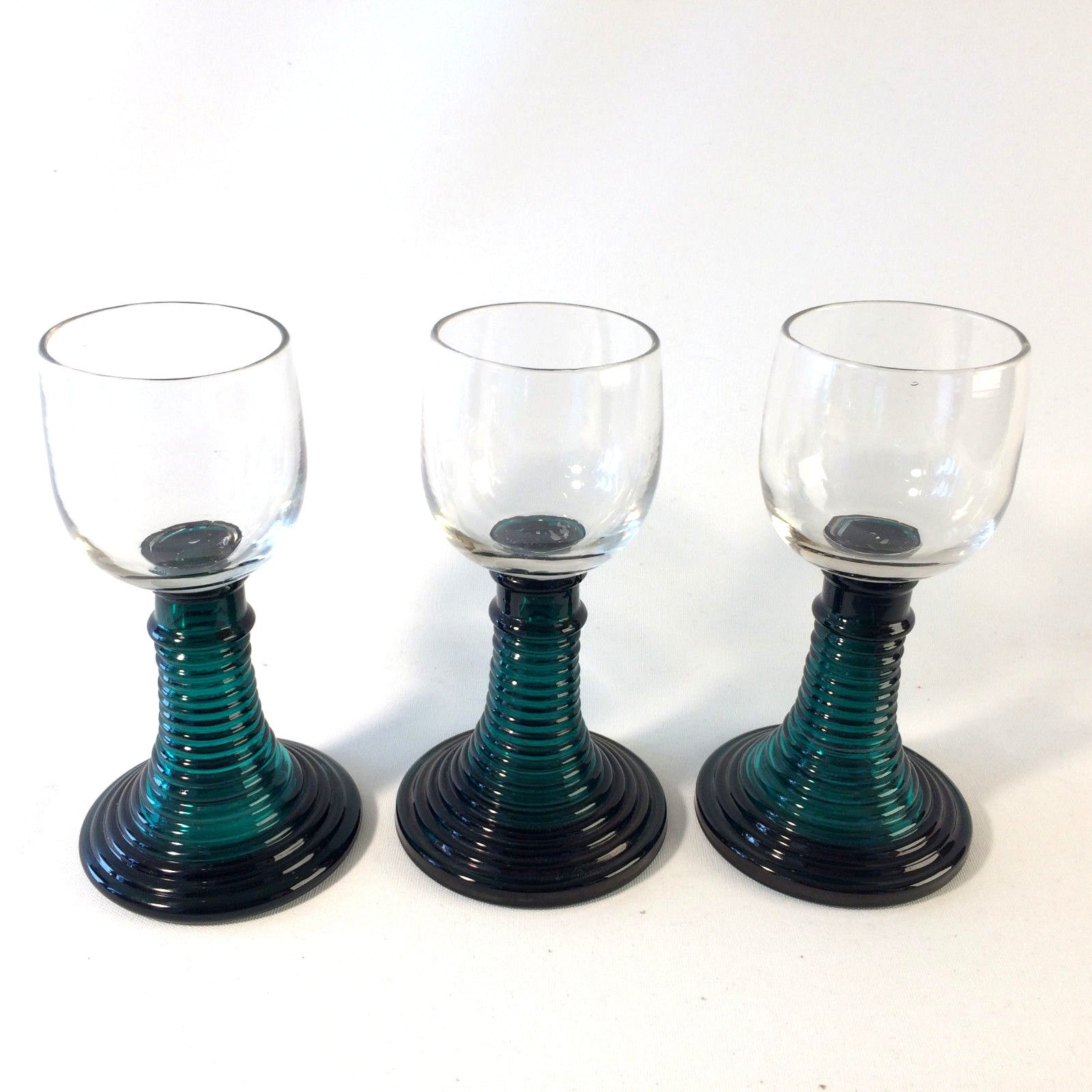 Vintage Weinrömer 3er  Weingläser grün 15 cm GLAS 50er 60er MID CENTURY 