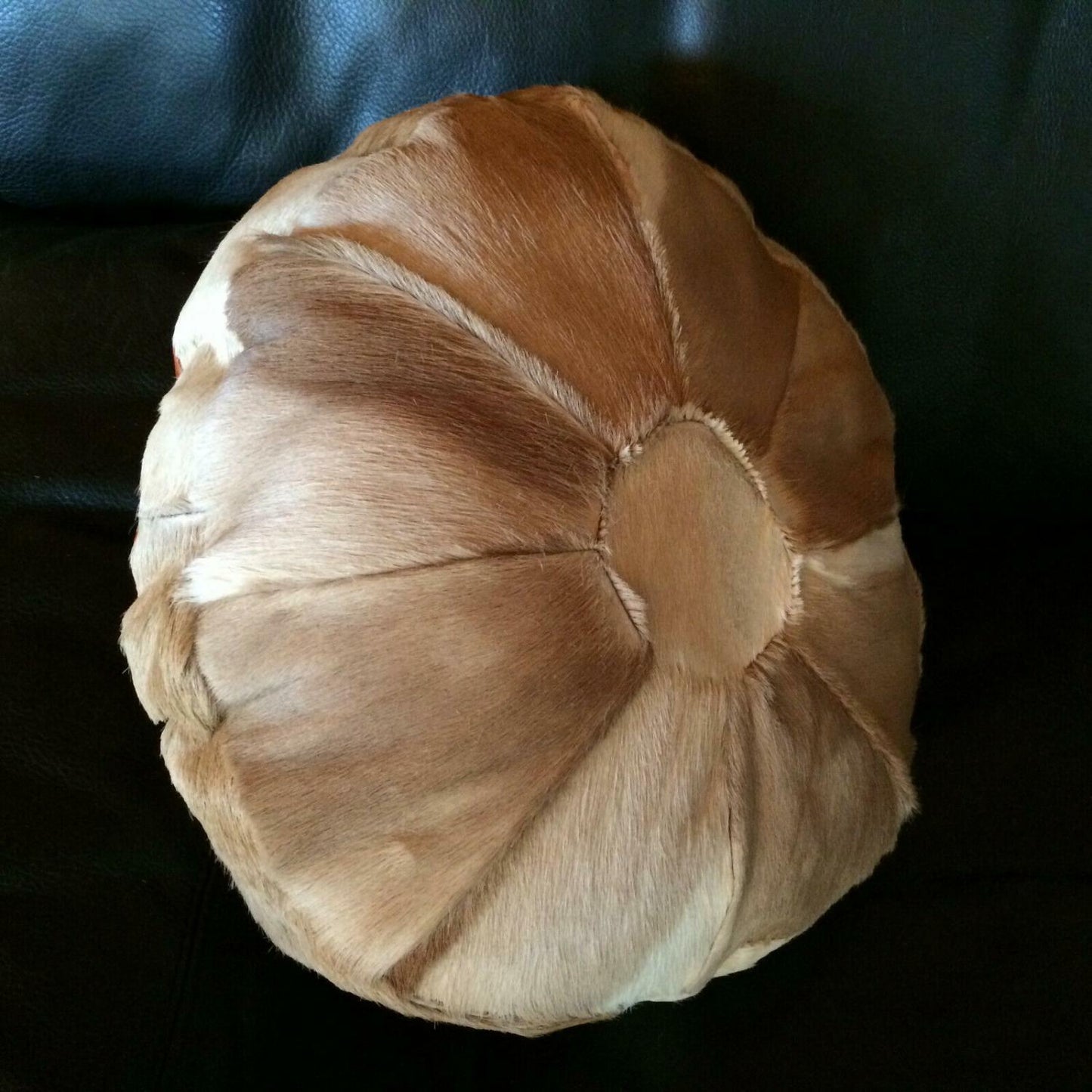 Kissen rund Lederimitat unten oben Fell 60er 70er Jahre ca 35 cm Vintage