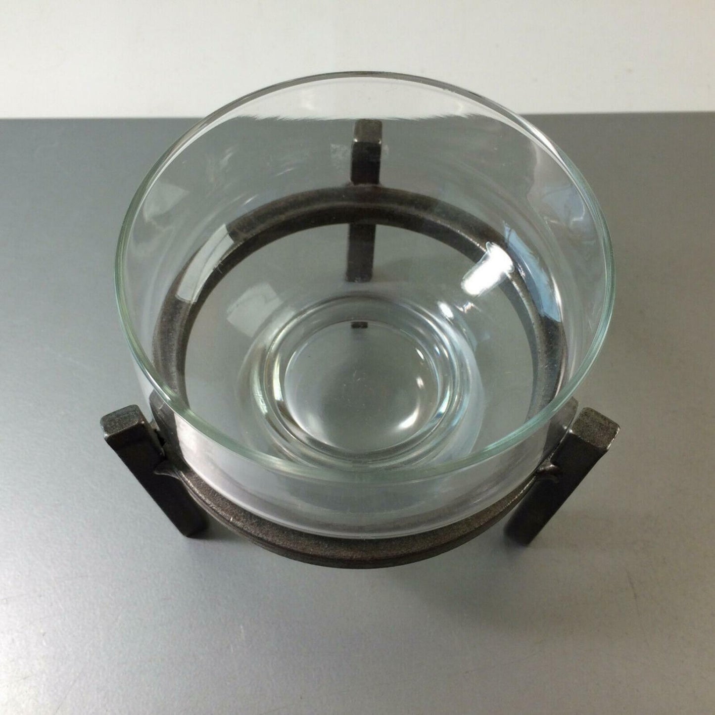 Kerzenhalter Glaseinsatz GUSSEISEN Eisen Halter 70er 60er Glas D 9,8 cm