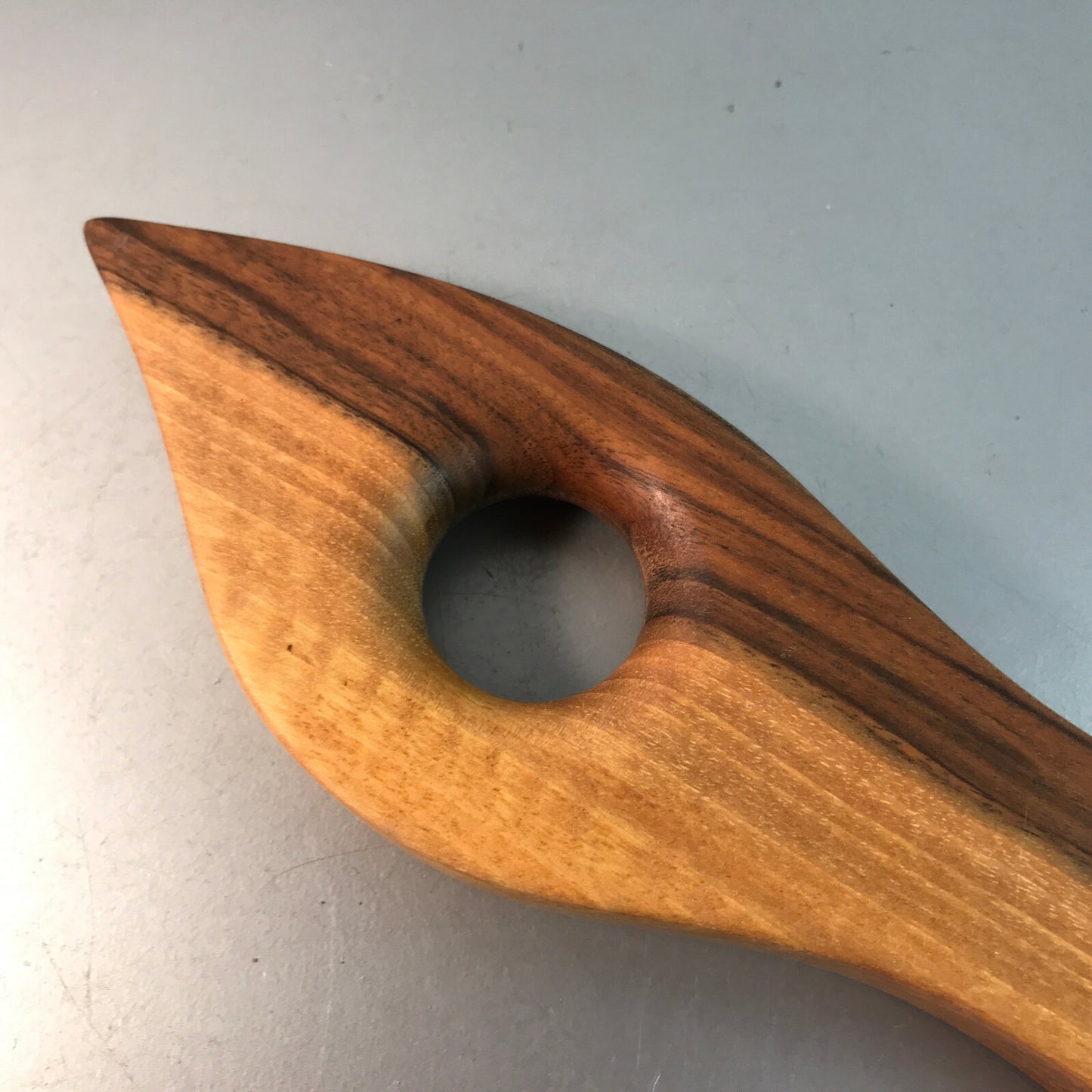 Holzfigur Fisch Form Holz Deko L 28 cm