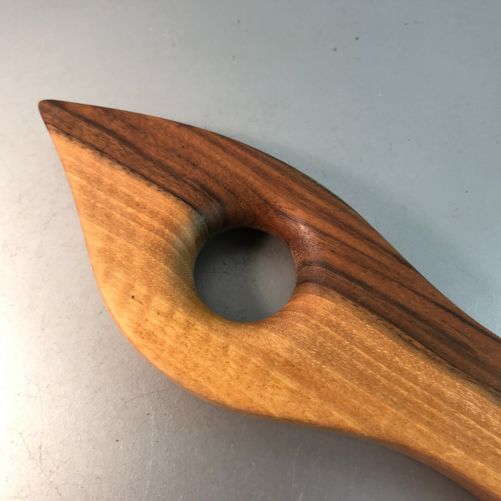 Holzfigur Fisch Form Holz Deko L 28 cm