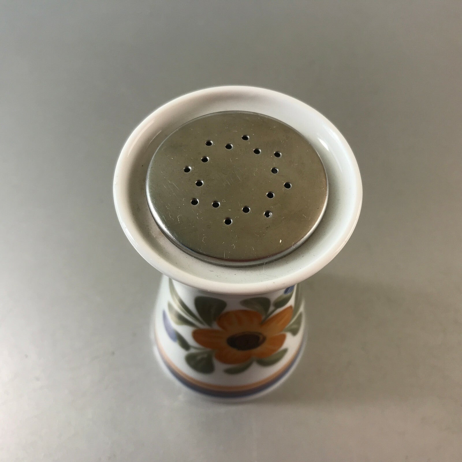 ARZBERG Porzellan Blumen 10 cm Salzstreuer