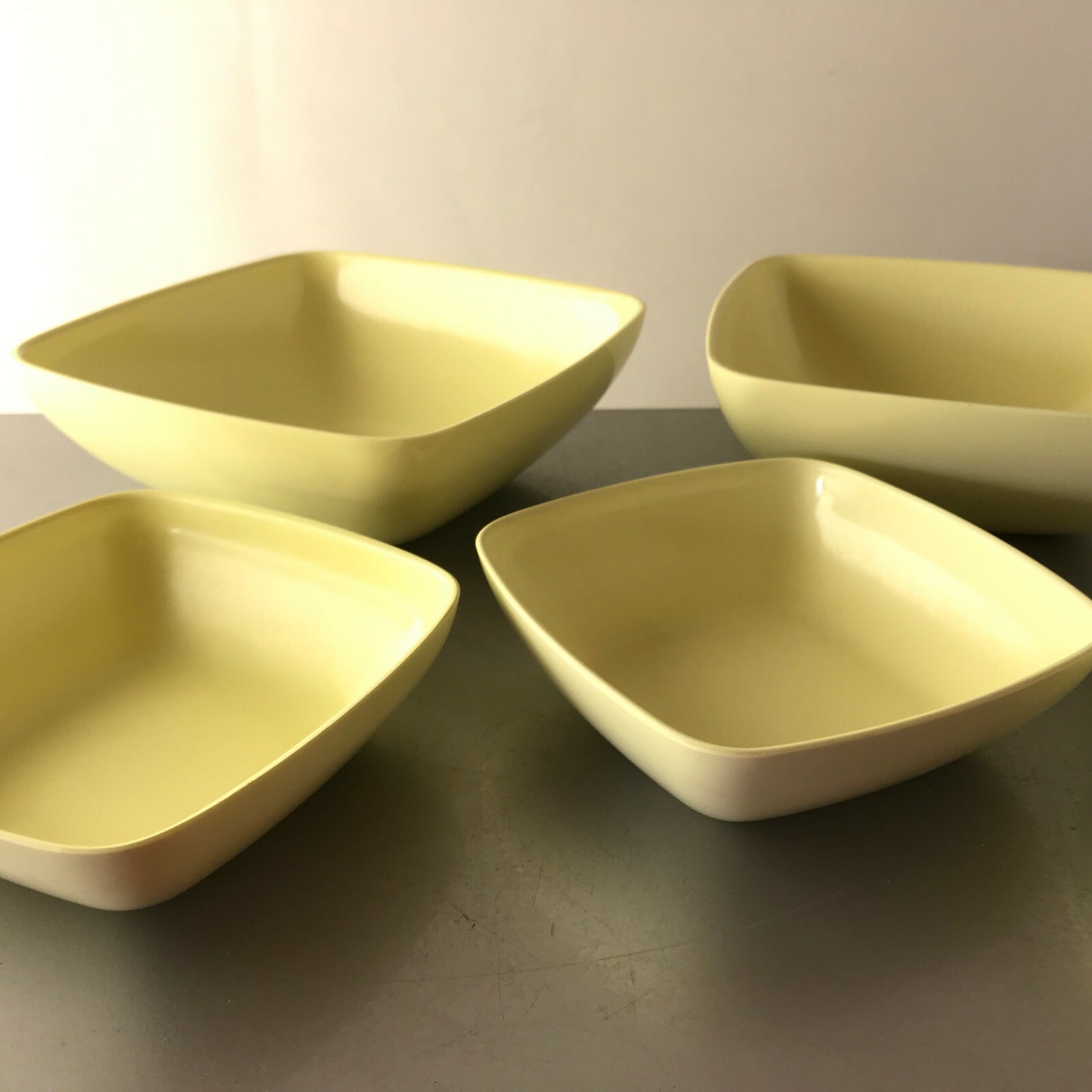 Vintage Schalen Set Schälchen pastell gelb 50er 60er Kunststoff CENTURY