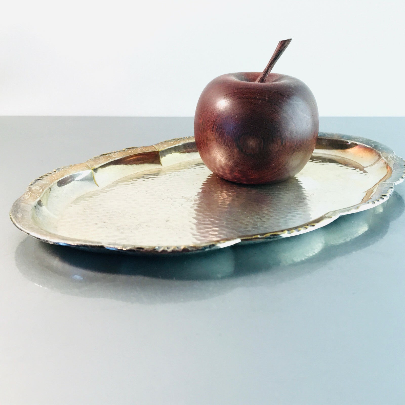Platte Anrichte Schale  50er 60er Tablett versilbert L 24 cm Hammerschlag