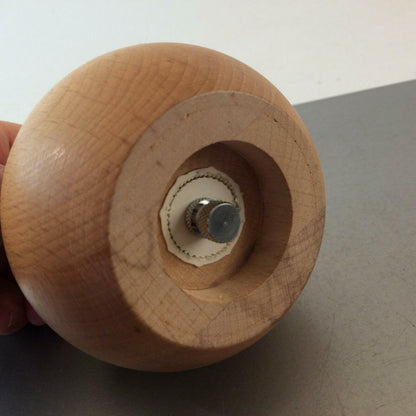 Salzmühle aus Holz 11,5 cm Eisen Gusseisen Griff
