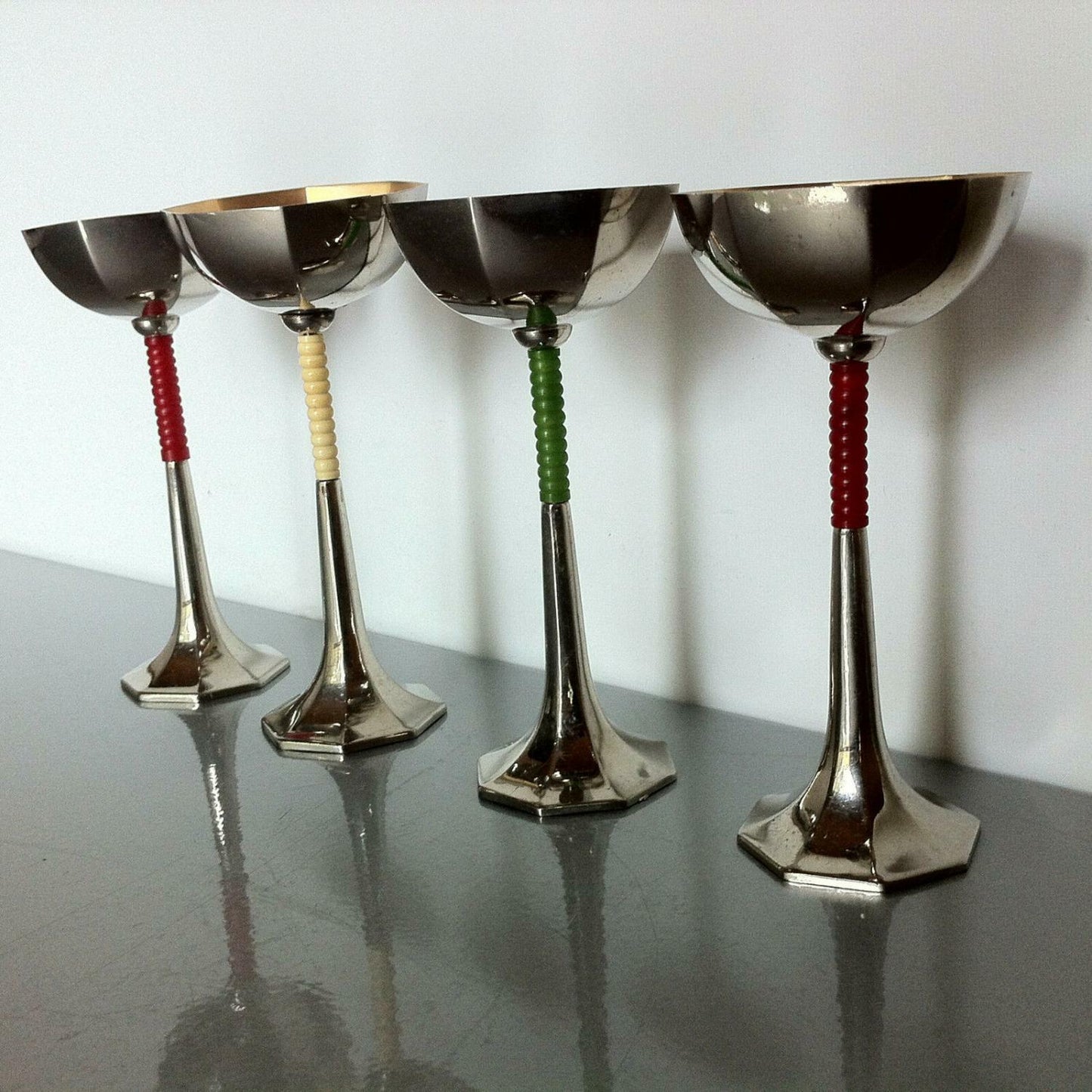 4er Likörbecher Likör JUGENSTIL 19. / 20 Jhd. H ca. 9,5 cm mehrfarbig