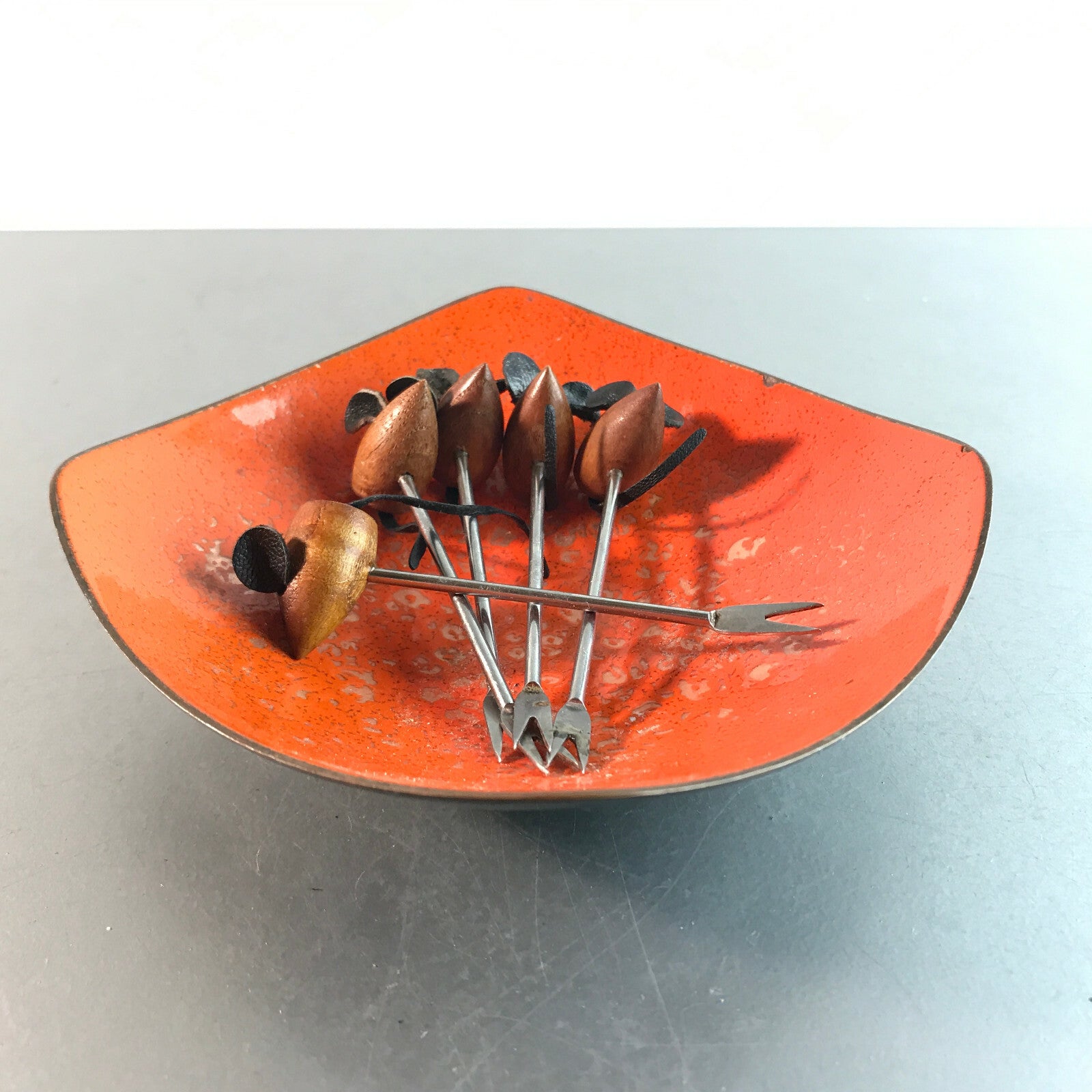 Vintage Picker Mäuse Holz Teak 50er 60er MID CENTURY mit Emaille Schale orange