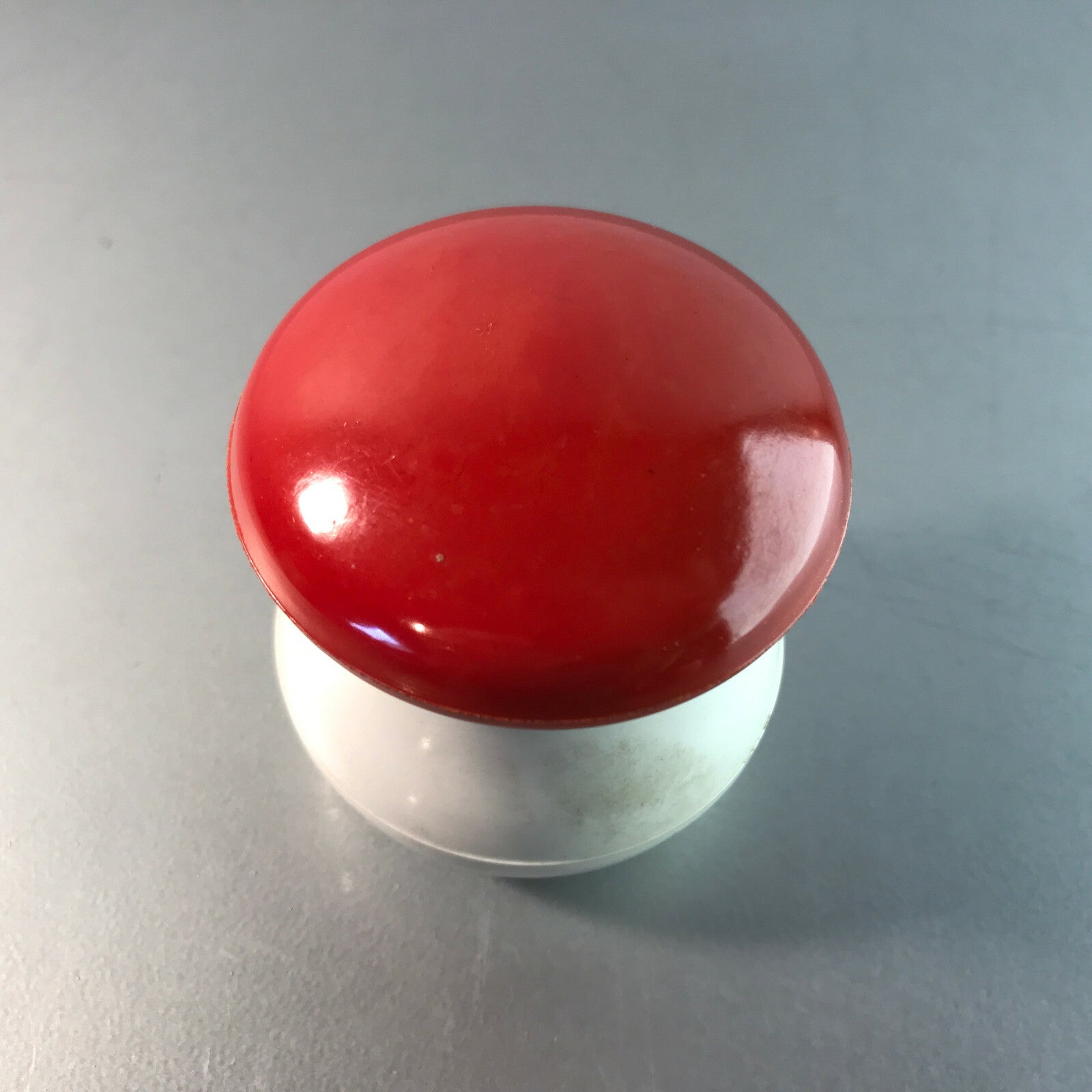 PILZ Spiel mit Kunststoff Scheiben Spielsteinen Vintage rot 6,5 cm