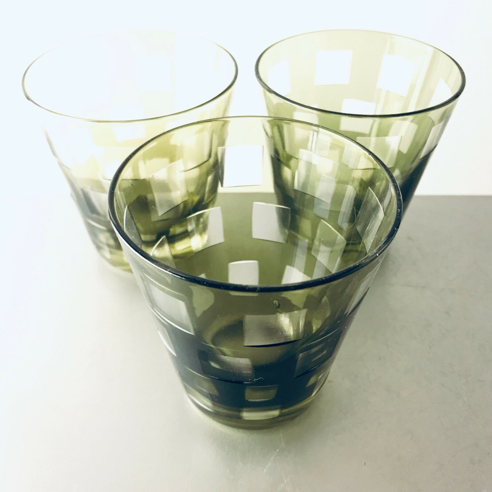 Wassergläser 3er Set Dekor 9 cm Gläser beschliffen grün Überfang Whisky