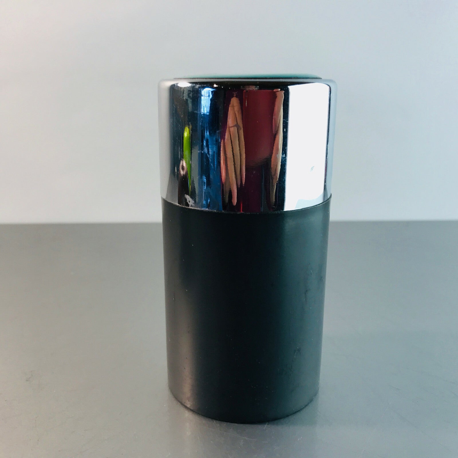 MID CENTURY Emaille Dose H 11,5 cm 50er Deckeldose Kunststoff