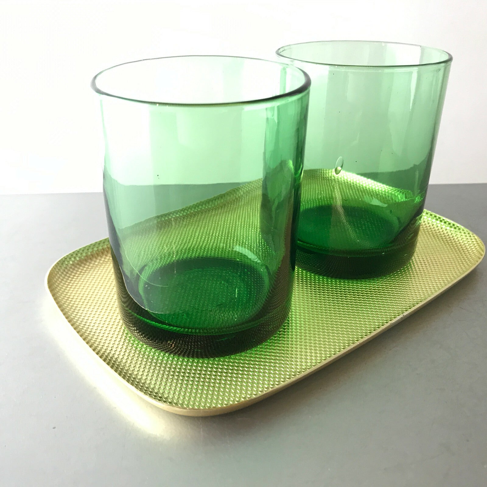 Gläser 8,6 cm Wassergläser Likörgläser Vintage grün 2 er Set 50er Tablett