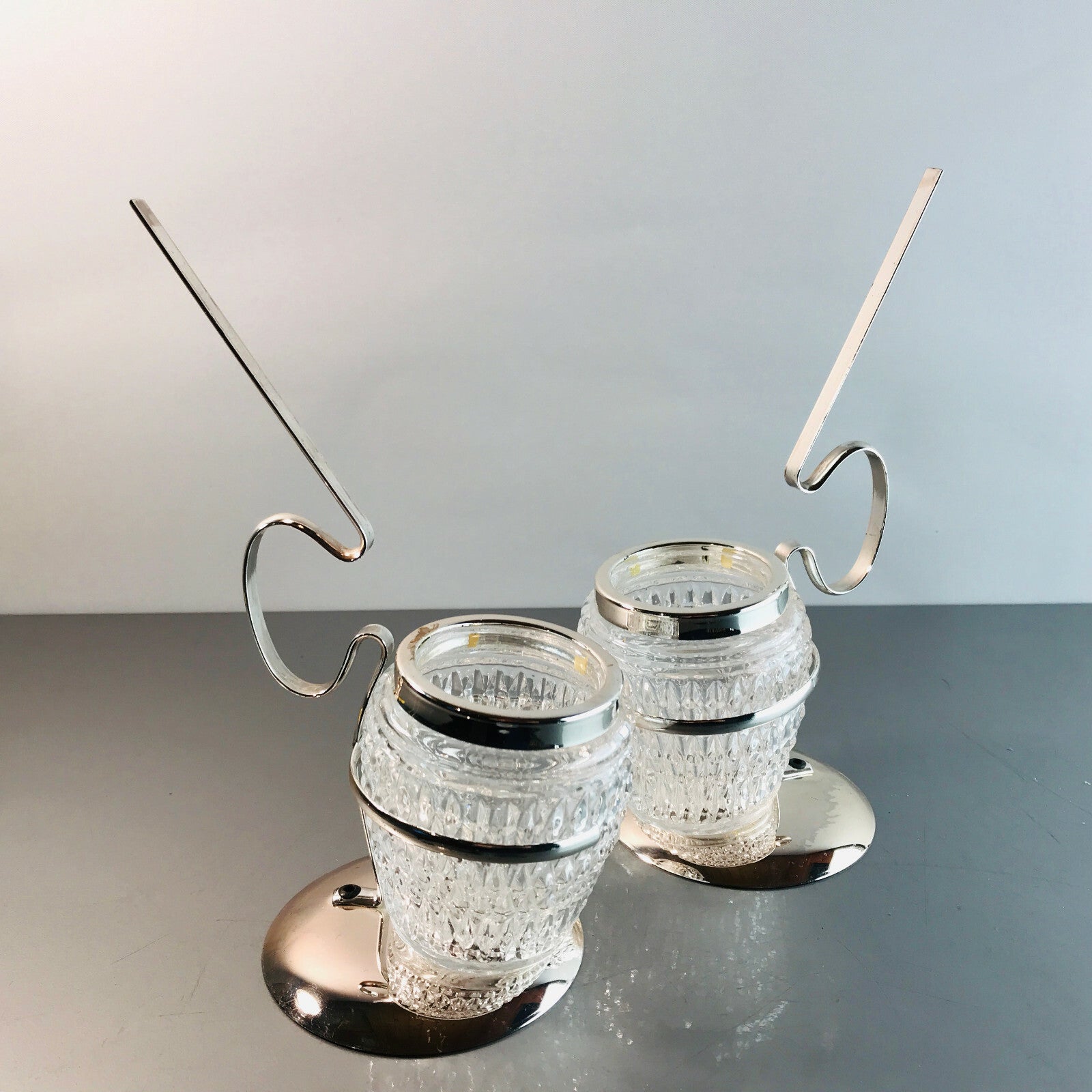 Glas Bcher Halter 60er 70er versilbert Rand 2er Set Salzstangen