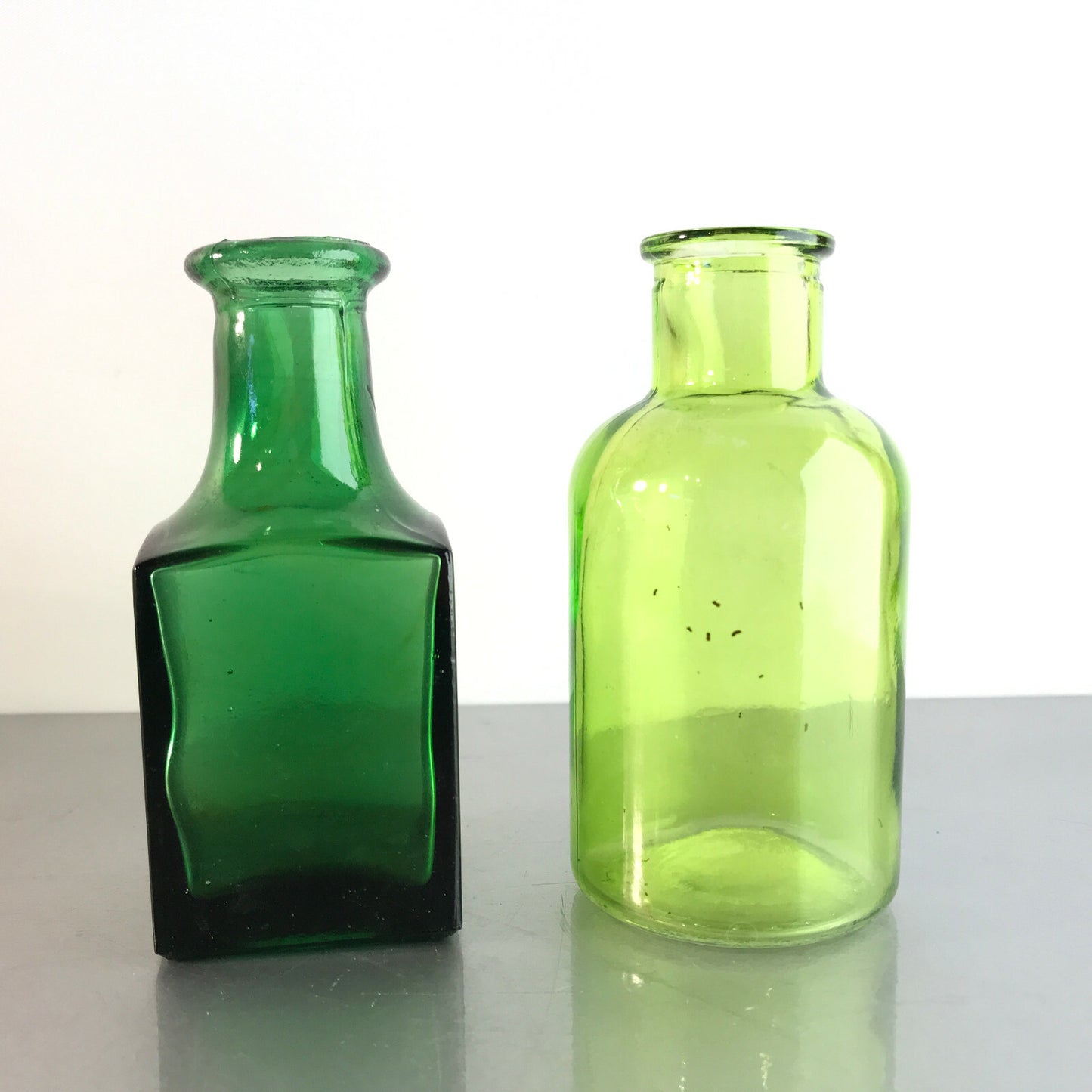 MID CENTURY grün Vasen 60er 70er Vintage Glas ca 11 cm Dekoration