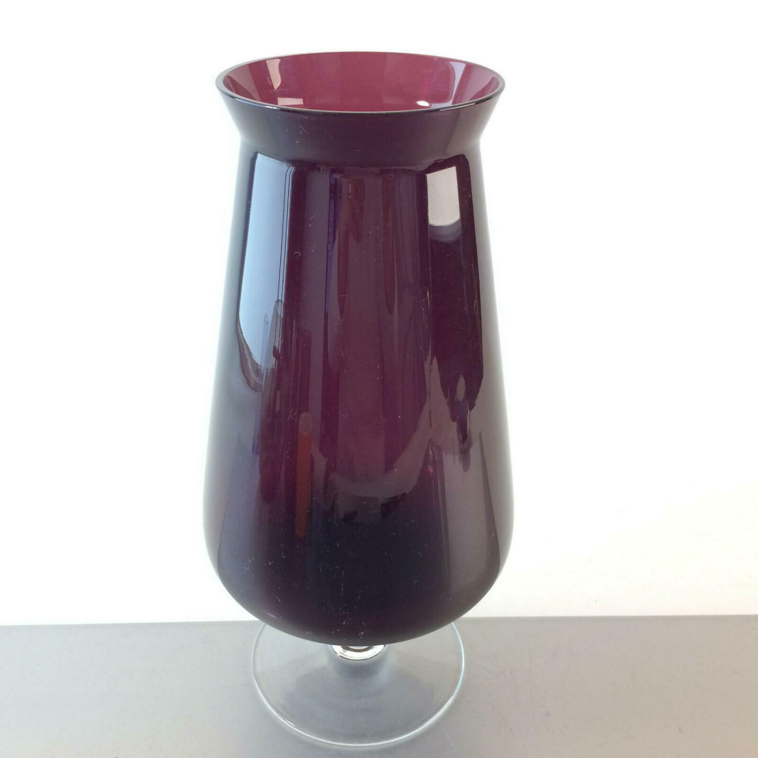 Vintage Glas Vase lila 50er 60er MID CENTURY 25 cm mit Fuß