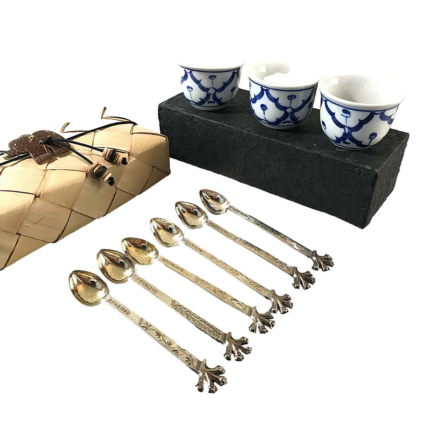 Espressotassen Mokkatassen mit Löffeln versilbert aus ZANSIBA Rund Box