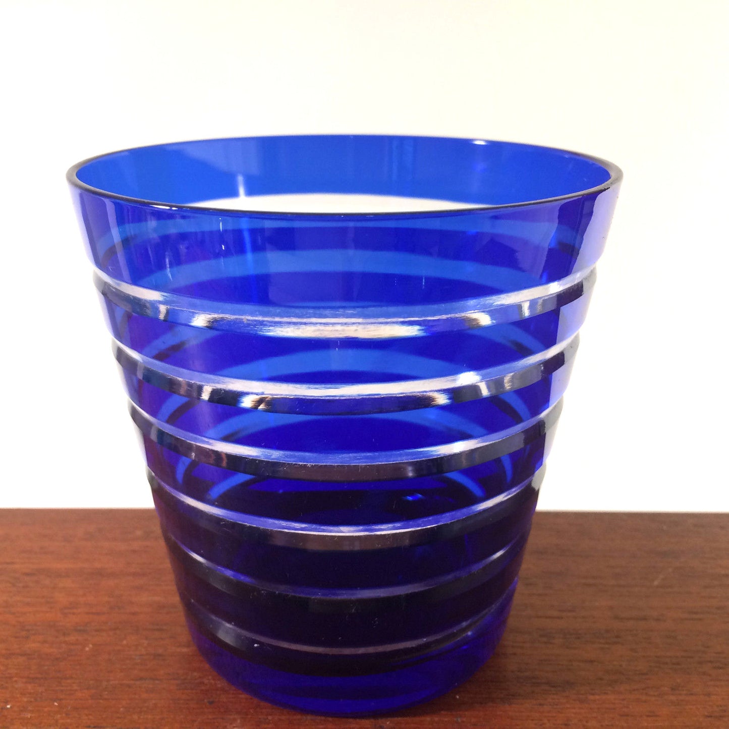 Vintage Glas beschliffen Überfang blau 10,1 cm Vase 60er