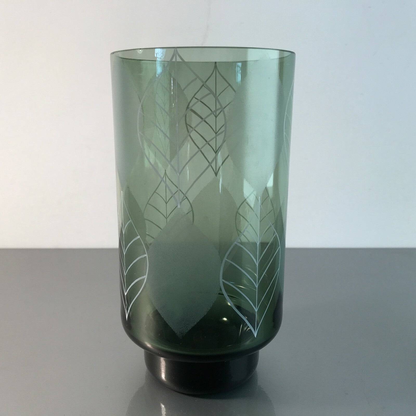 Vintage Rauchglas Vase 50er 60er 16 cm mit Blättern MID CENTURY
