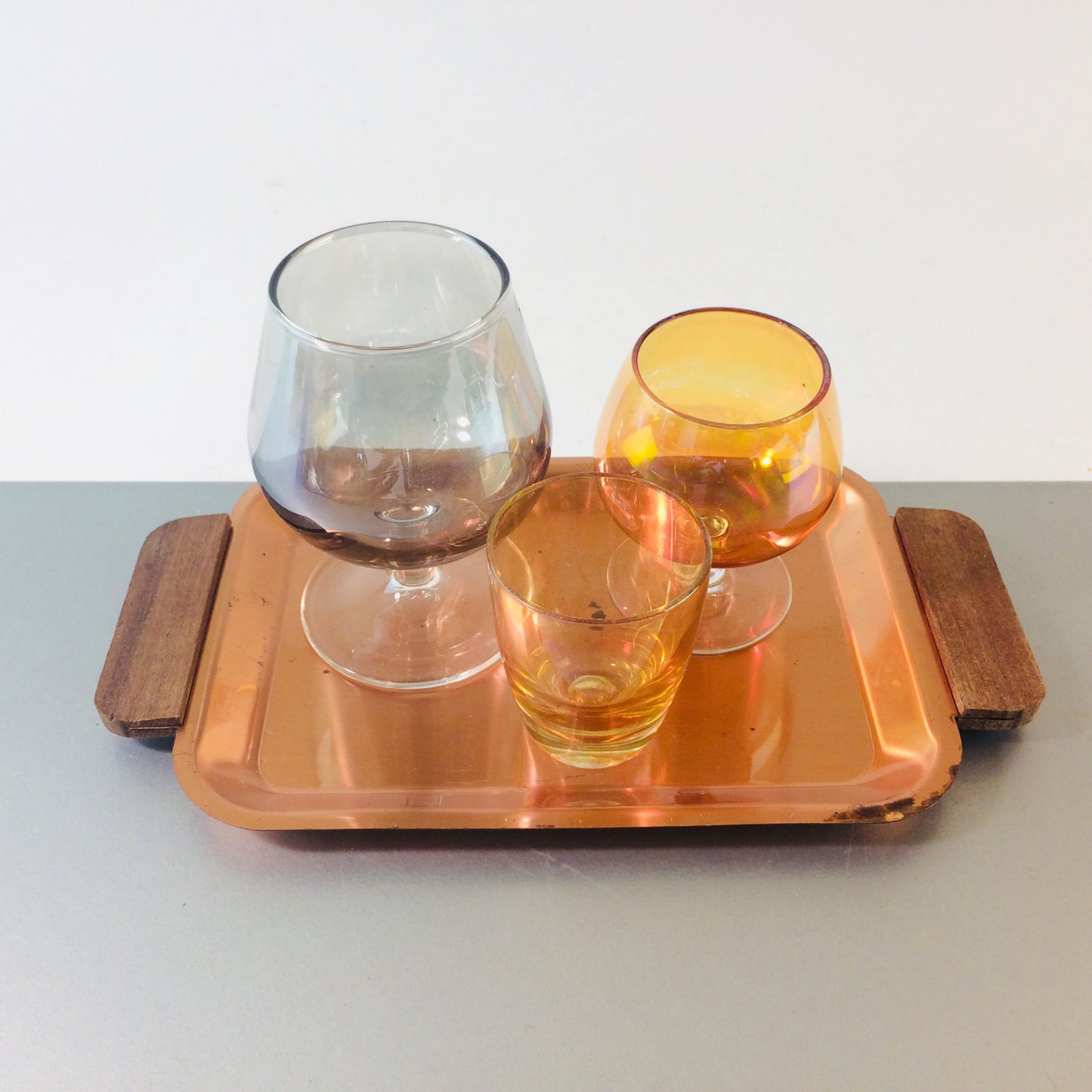 Cognacgläser 50er 60er Gläser Glas mit Tablett Kupfer Teak Schnapsglas