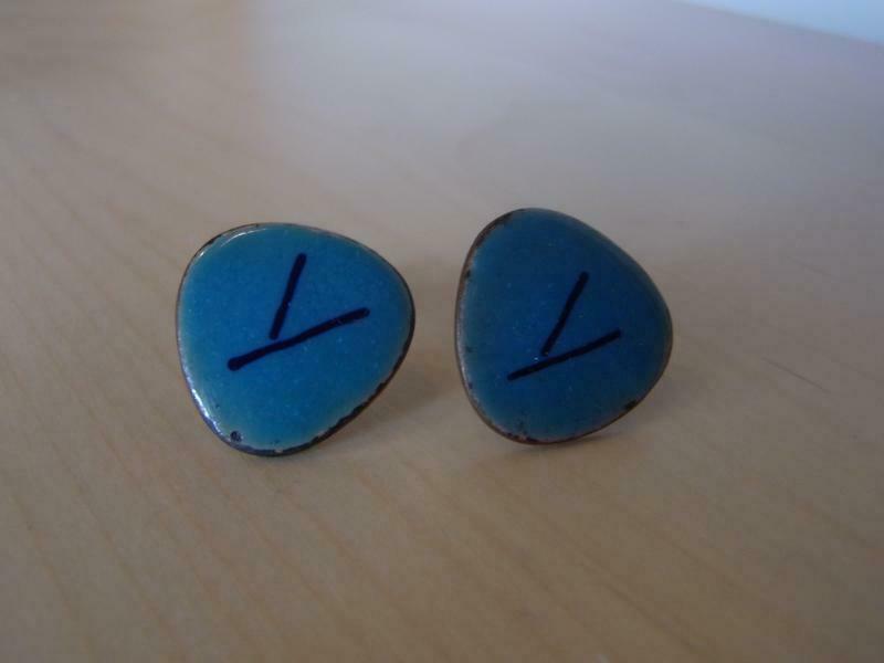 Alte MANSCHETTEN Manschettenknöpfe Kupfer Emaille türkis blau Y Zeichen