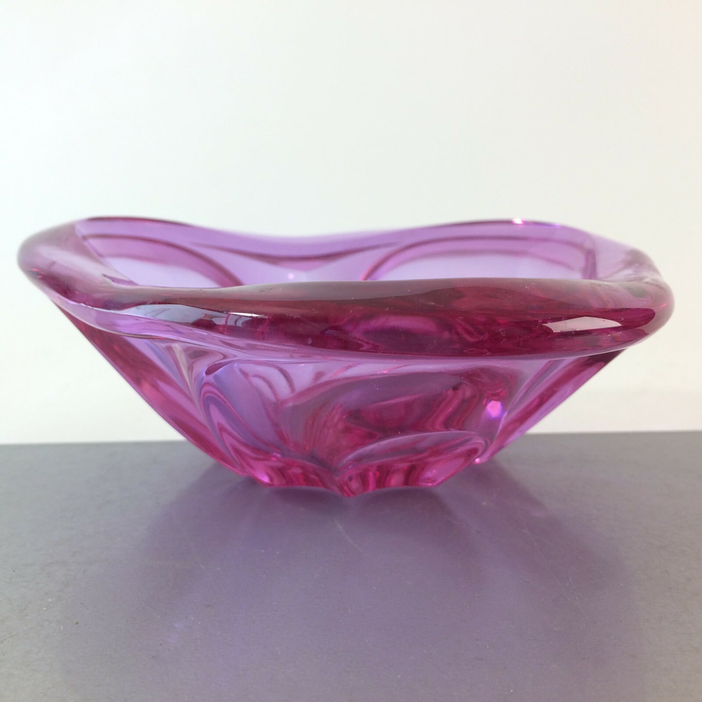 MID CENTURY Glas 50er 60er Vintage Schale lila rosa 16 cm