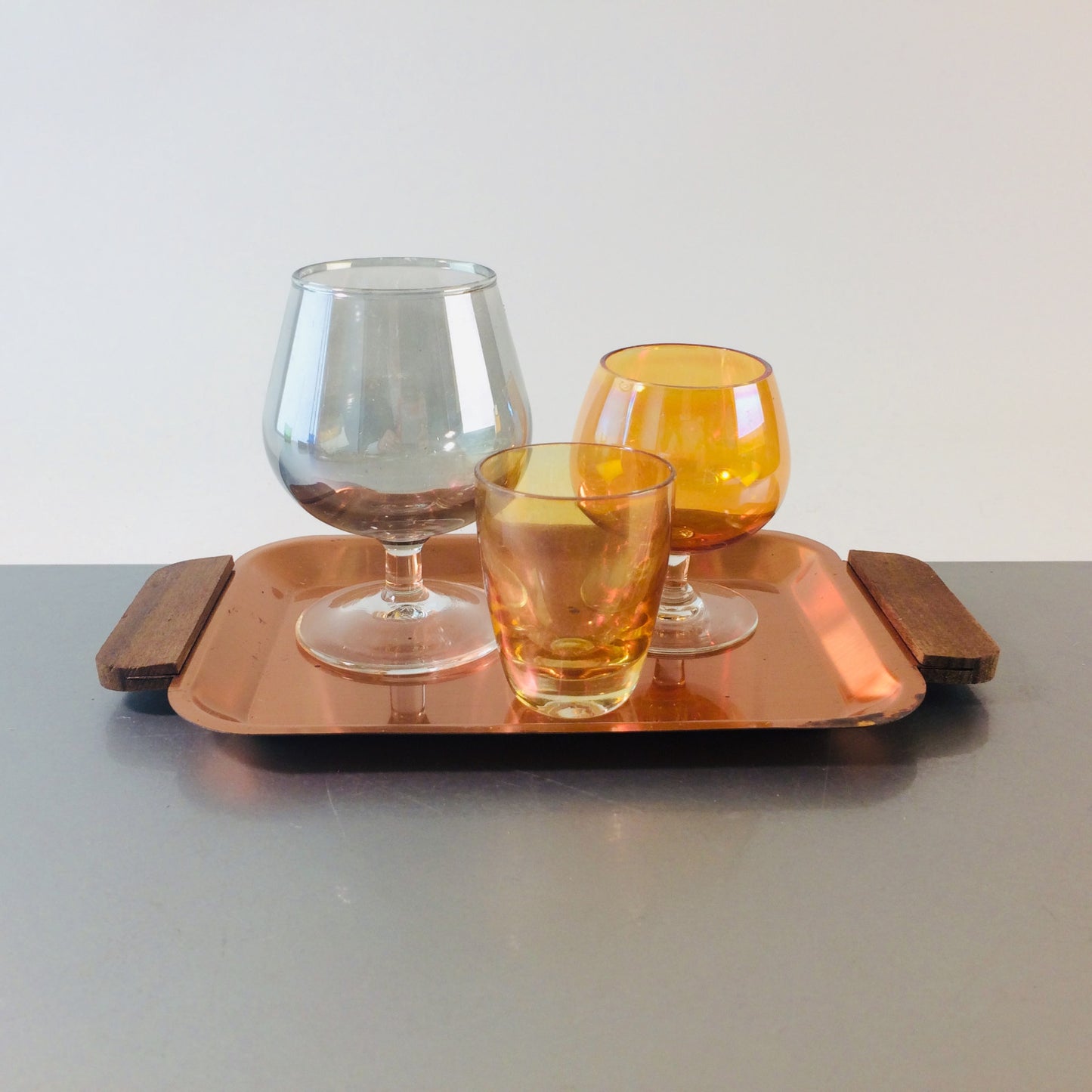 Cognacgläser 50er 60er Gläser Glas mit Tablett Kupfer Teak Schnapsglas