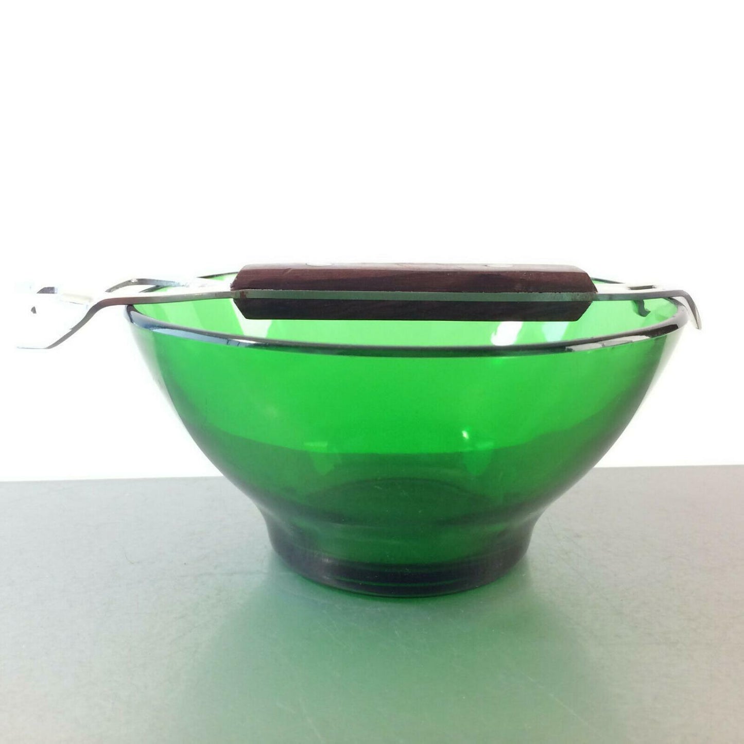 GLAS Schale grün D 13,4 cm mit Flaschenöffner Teak Holz 50er 60er Vintage
