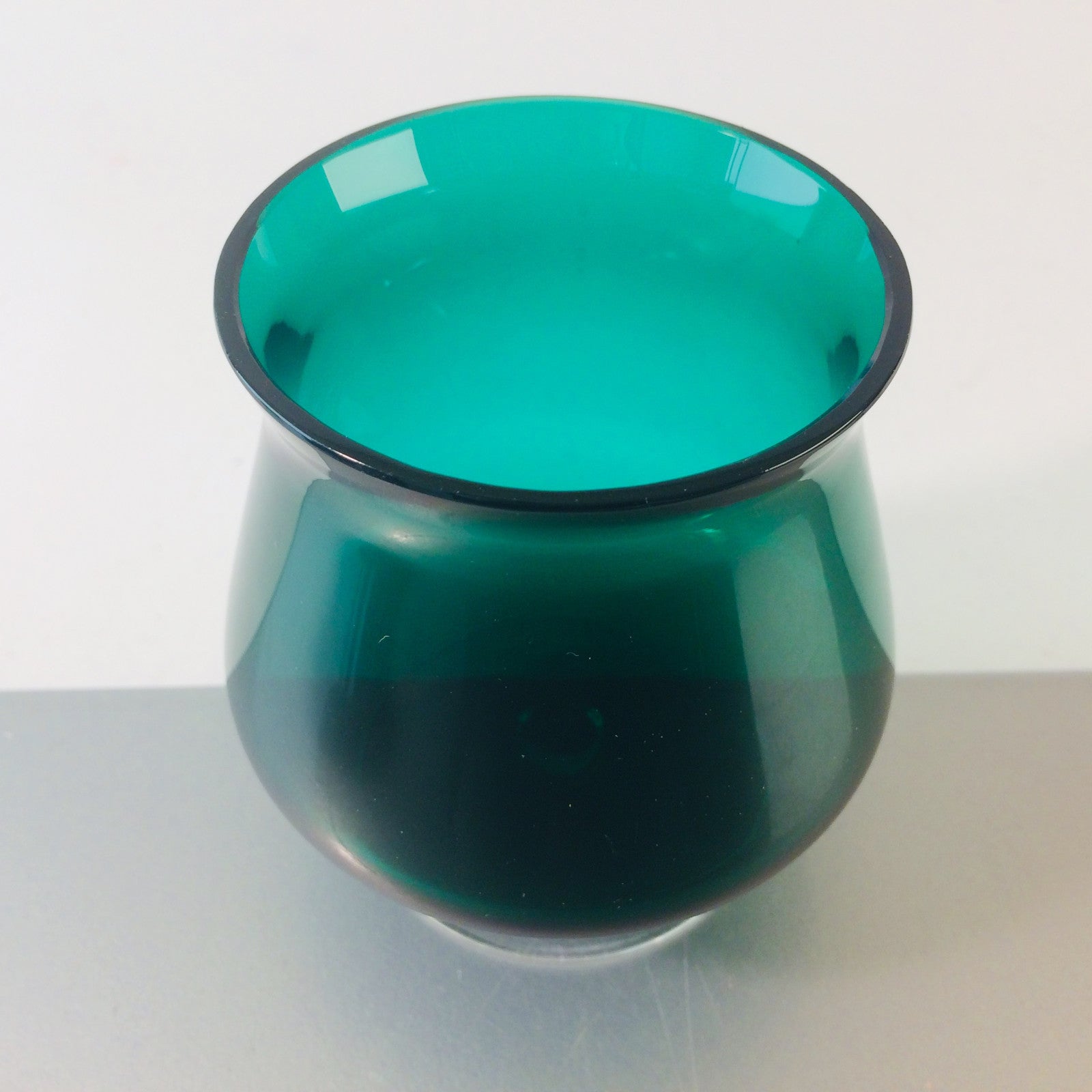 MID CENTURY Cognacglas 9,5  cm 60er 70er grün Glas