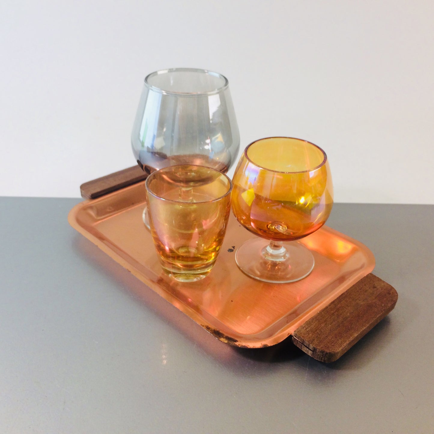 Cognacgläser 50er 60er Gläser Glas mit Tablett Kupfer Teak Schnapsglas