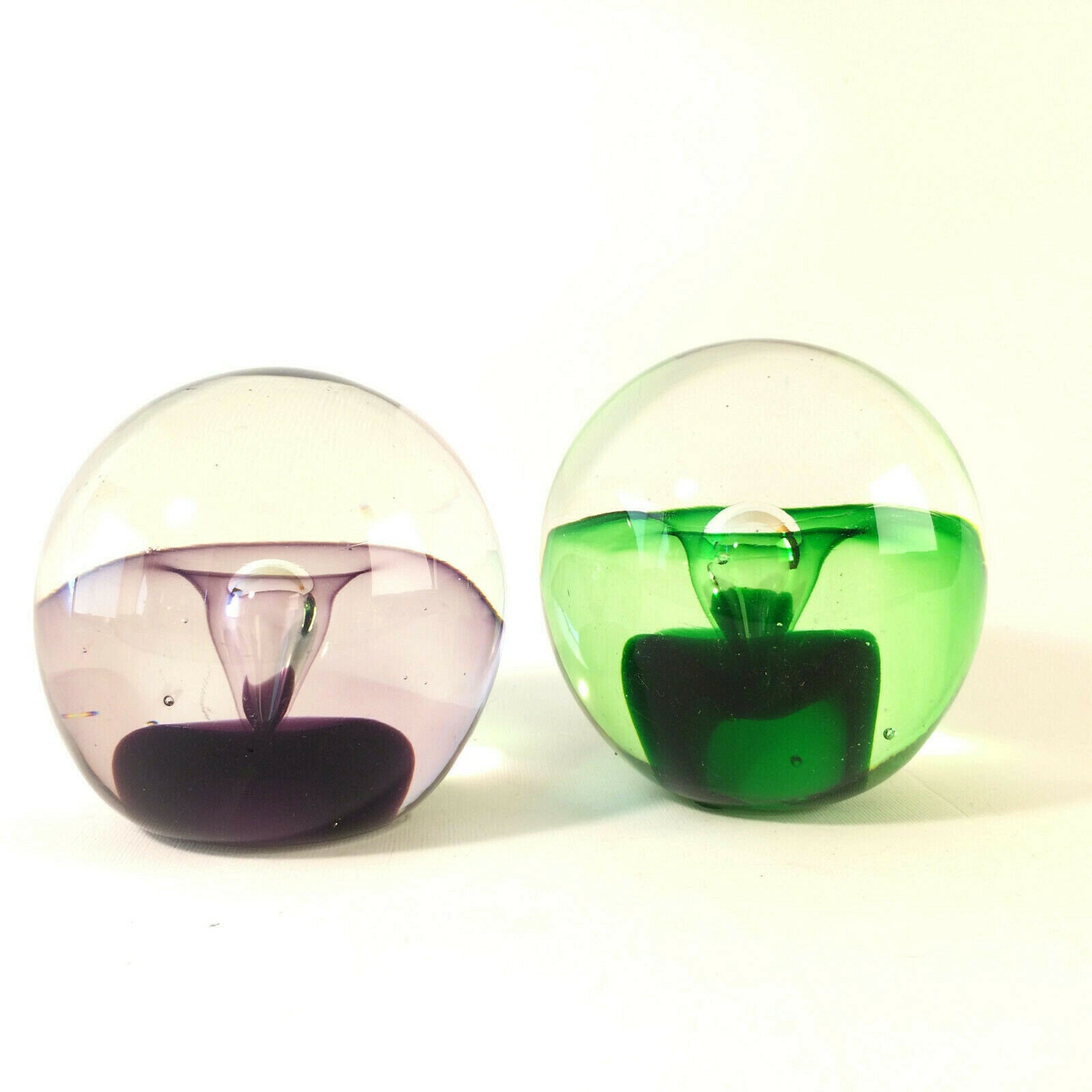 Glas Briefbeschwerer 8,5 cm Paperweight lila grün Luftblase Set