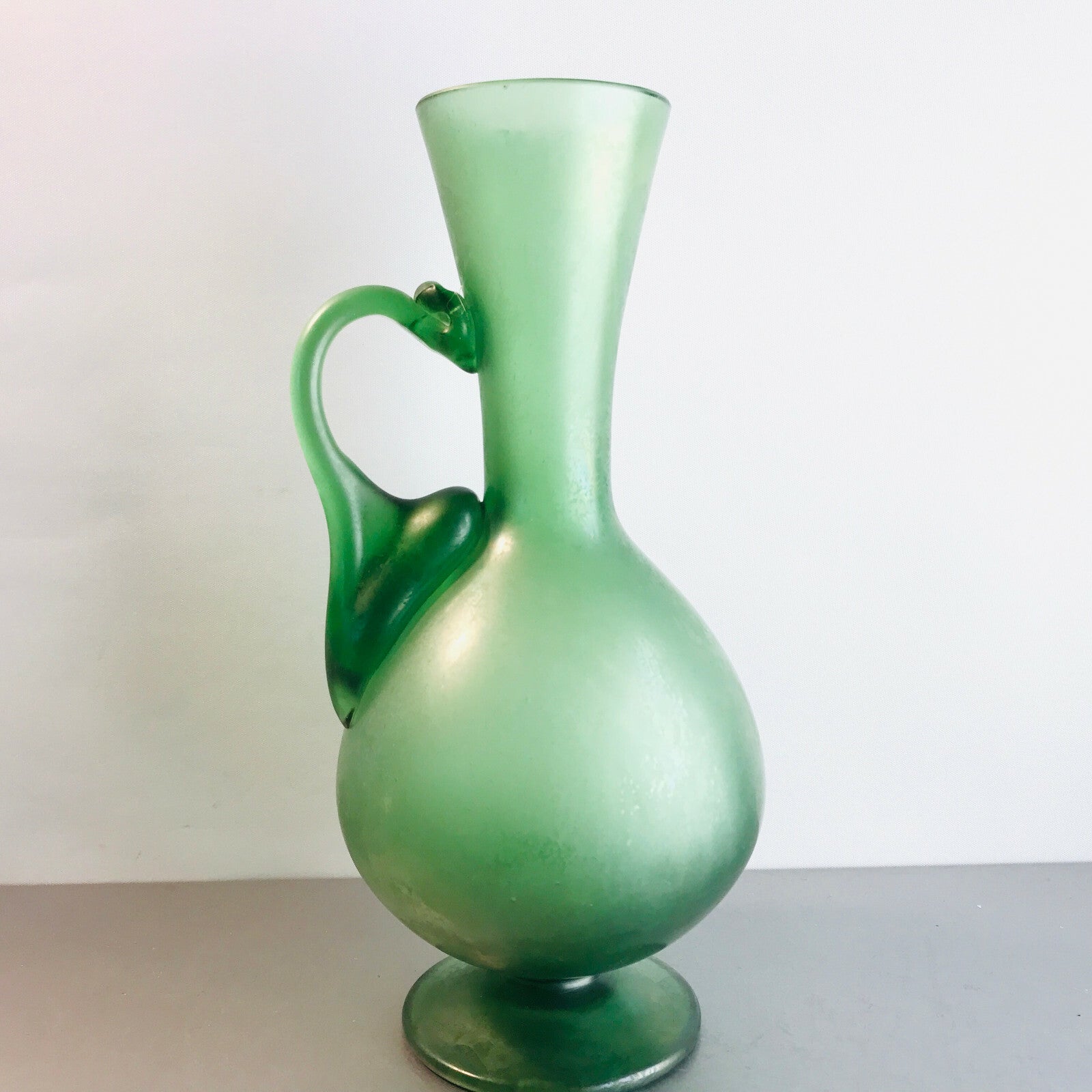 Vase satiniert Henkelvase grün signiert Nr 309 1981 22cm