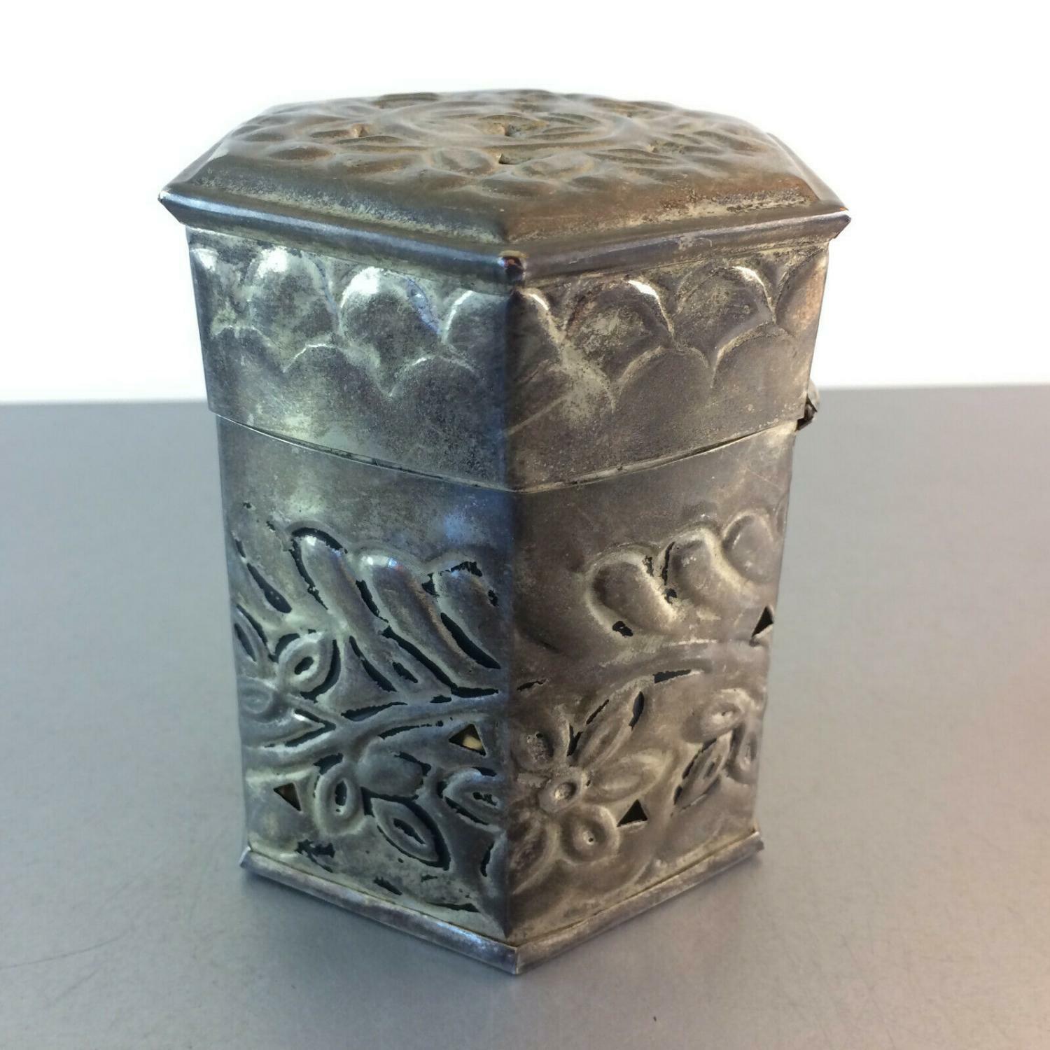 Porpouri Deckeldose Duftdose Metall H 10 cm Dose Durchbrüche 