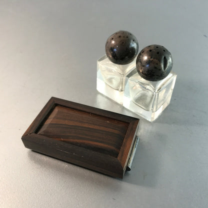 Art Déco Salt- und Pfefferstreuer Set Glas Metall Holz 20er 30er mini