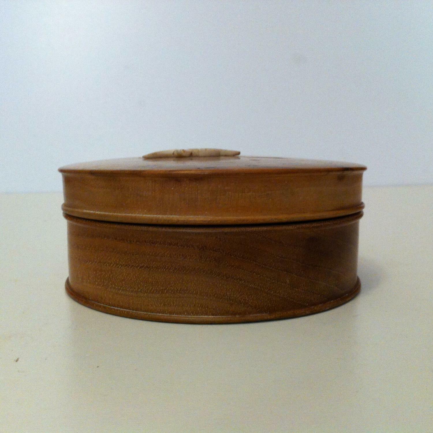 Art Déco HOLZDOSE Deckeldose Holz mit BEIN Möwe Vogel 20er 30er