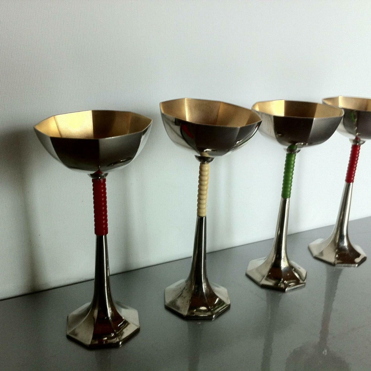 4er Likörbecher Likör JUGENSTIL 19. / 20 Jhd. H ca. 9,5 cm mehrfarbig