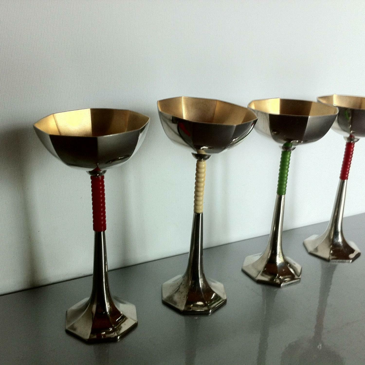 4er Likörbecher Likör JUGENSTIL 19. / 20 Jhd. H ca. 9,5 cm mehrfarbig