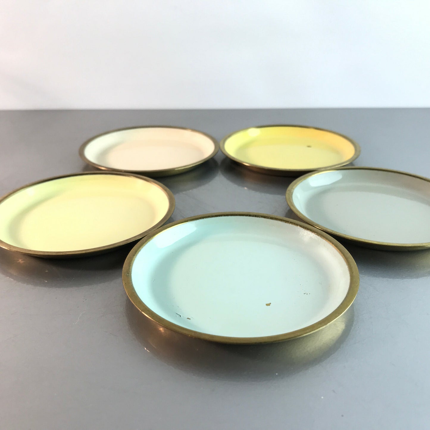 GRASOLI Edelstahl Untersetzer D 9 cm Glasuntersetzer Teller pastell 60er