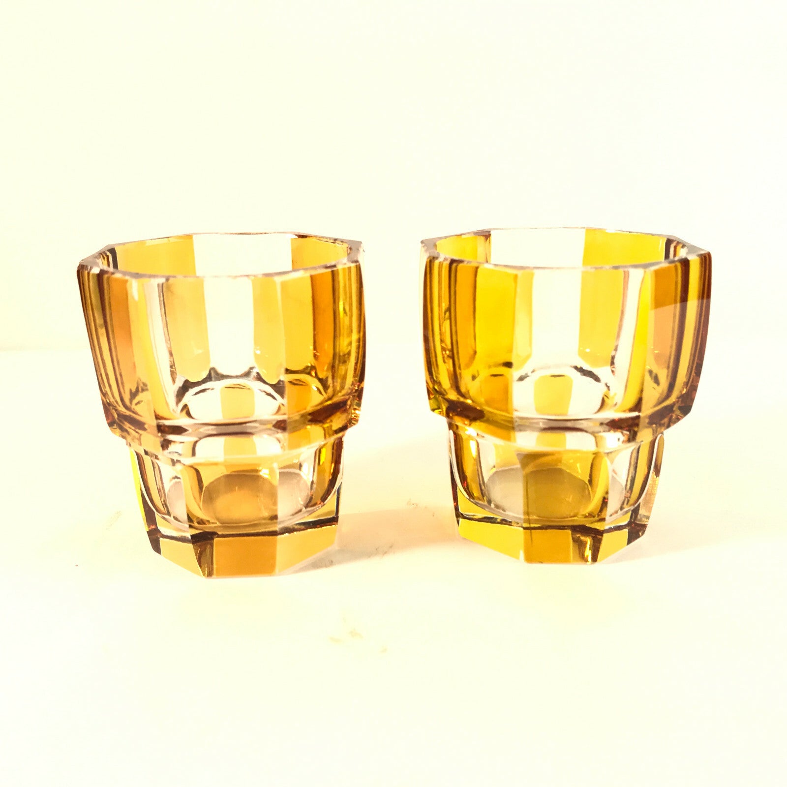 Schnapsgläser 5,6 cm 2er Set 50er 60er Likörgläser Bernstein Facetten