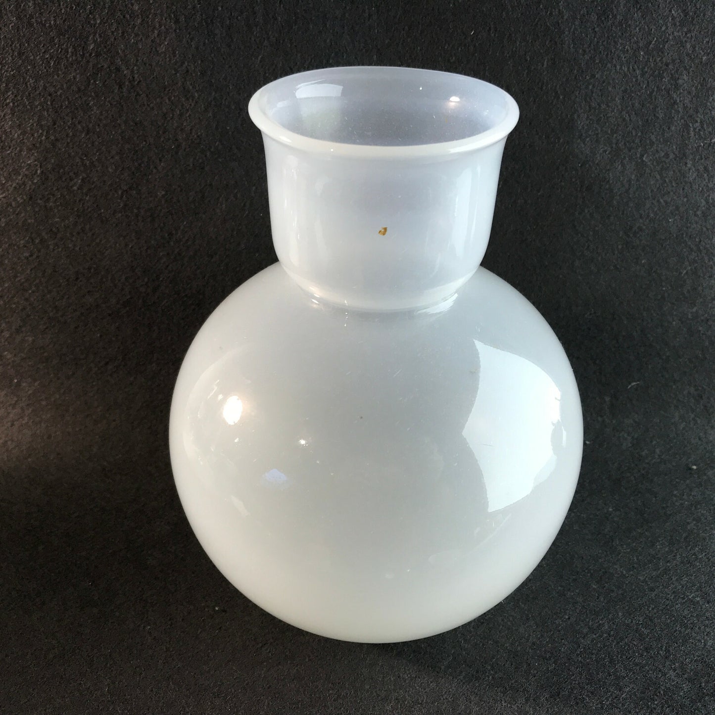 Vintage 50er 60er Glas weiß opal 19 cm Vase MID CENTURY