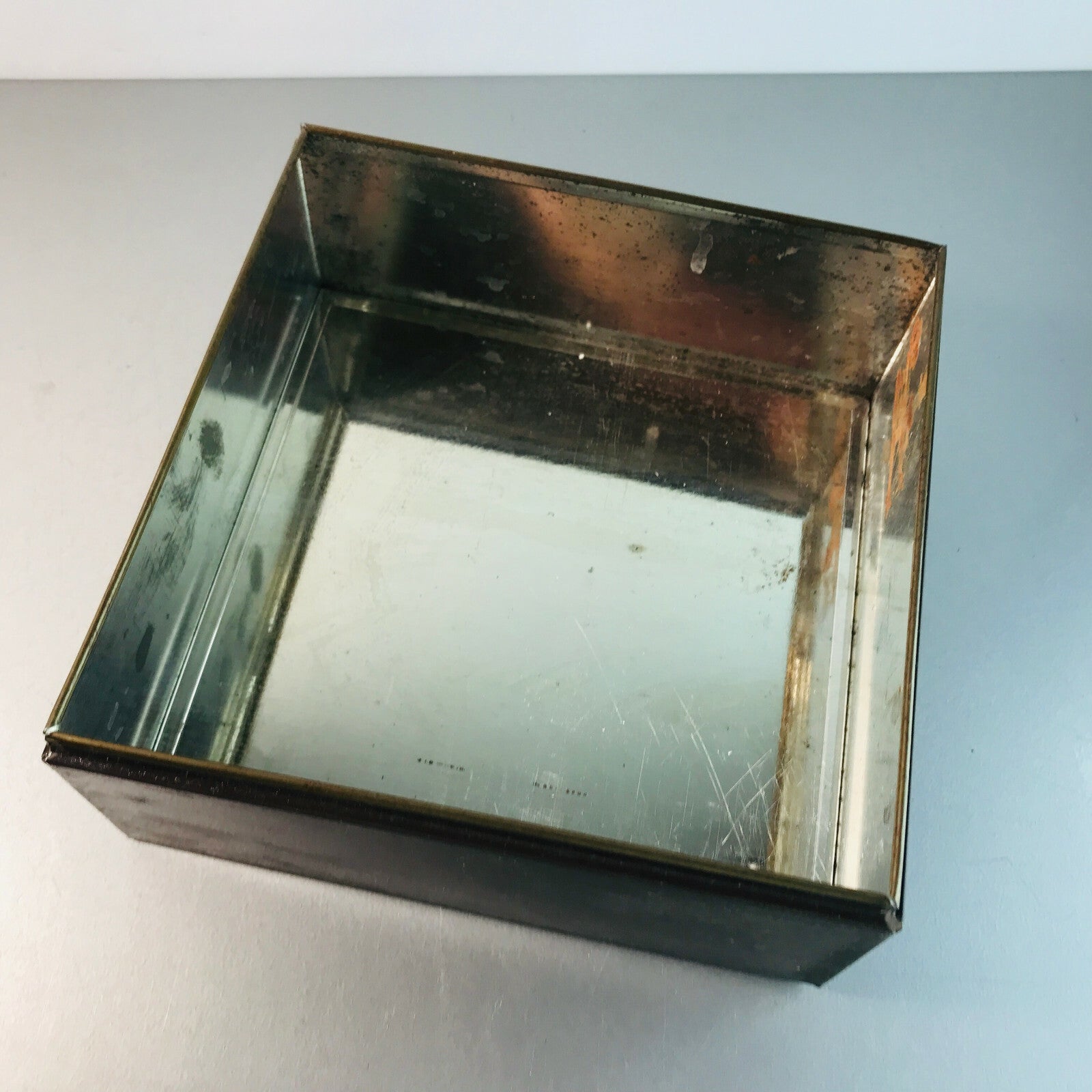 Blechdose Dose aus Metall Blech 7 x 16 x 16 cm braun Blüten 70er Dekoration