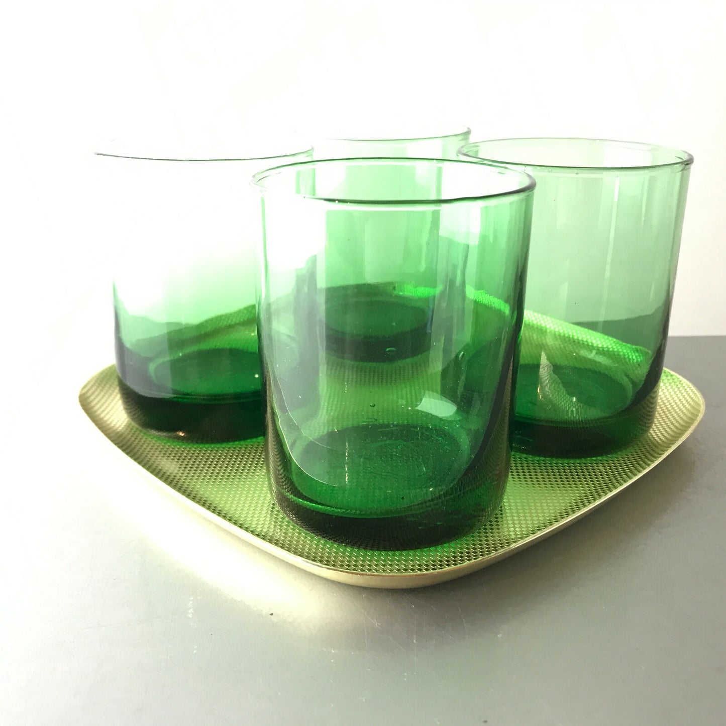 Gläser 8,6 cm Wassergläser Likörgläser Vintage grün 4 er Set 50er Tablett