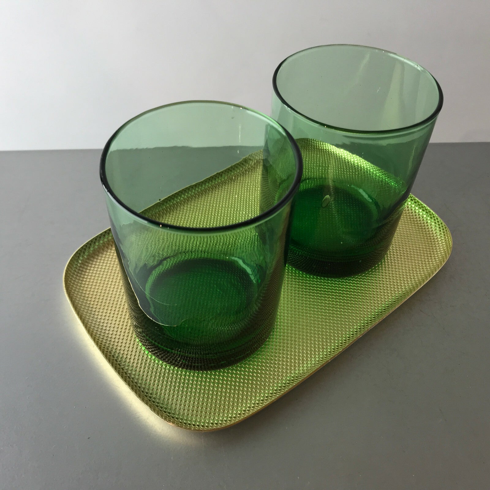 Gläser 8,6 cm Wassergläser Likörgläser Vintage grün 2 er Set 50er Tablett