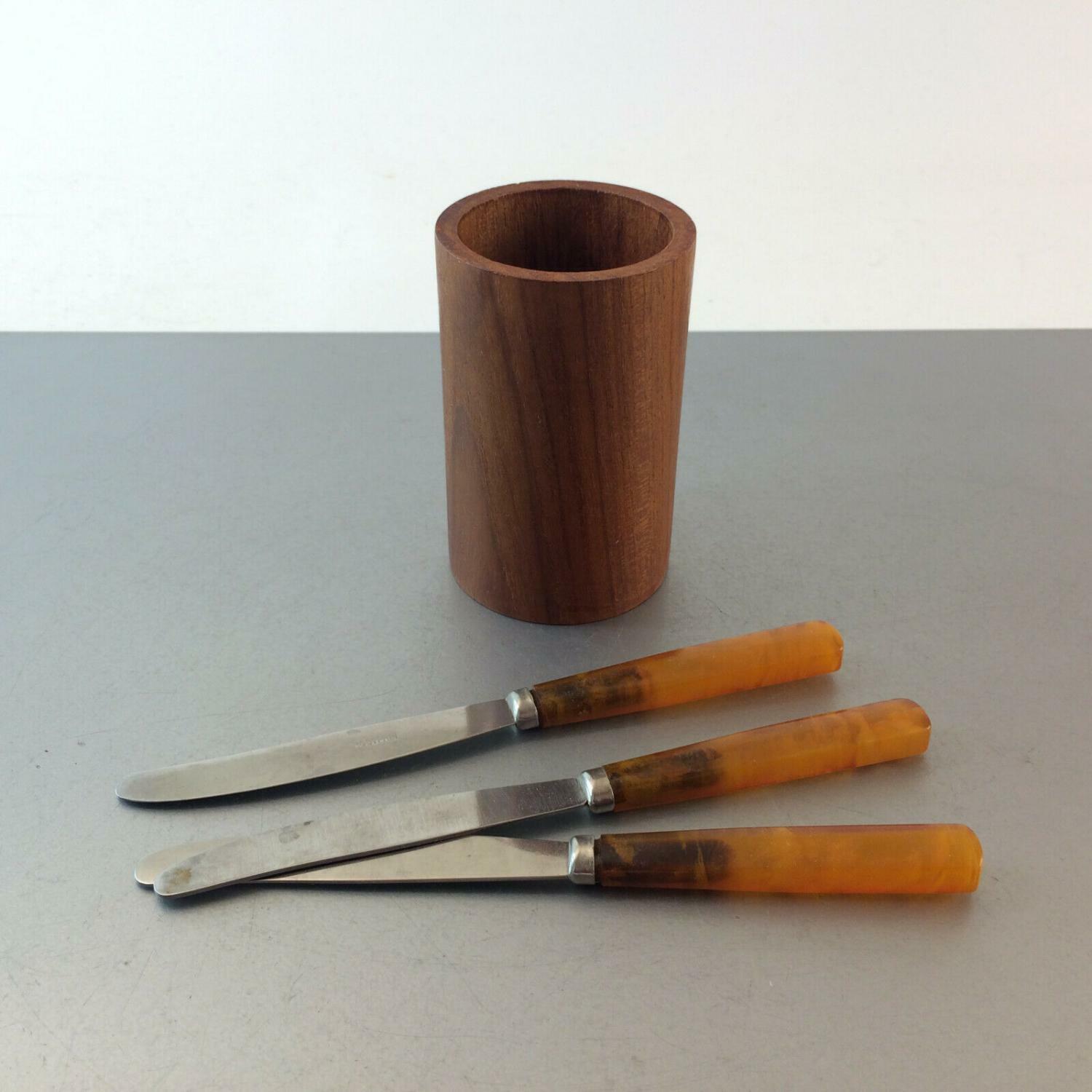 Becher Holzbecher 9,4 cm Obstmesser Set helbe Griffe Kunststoff Bakelit