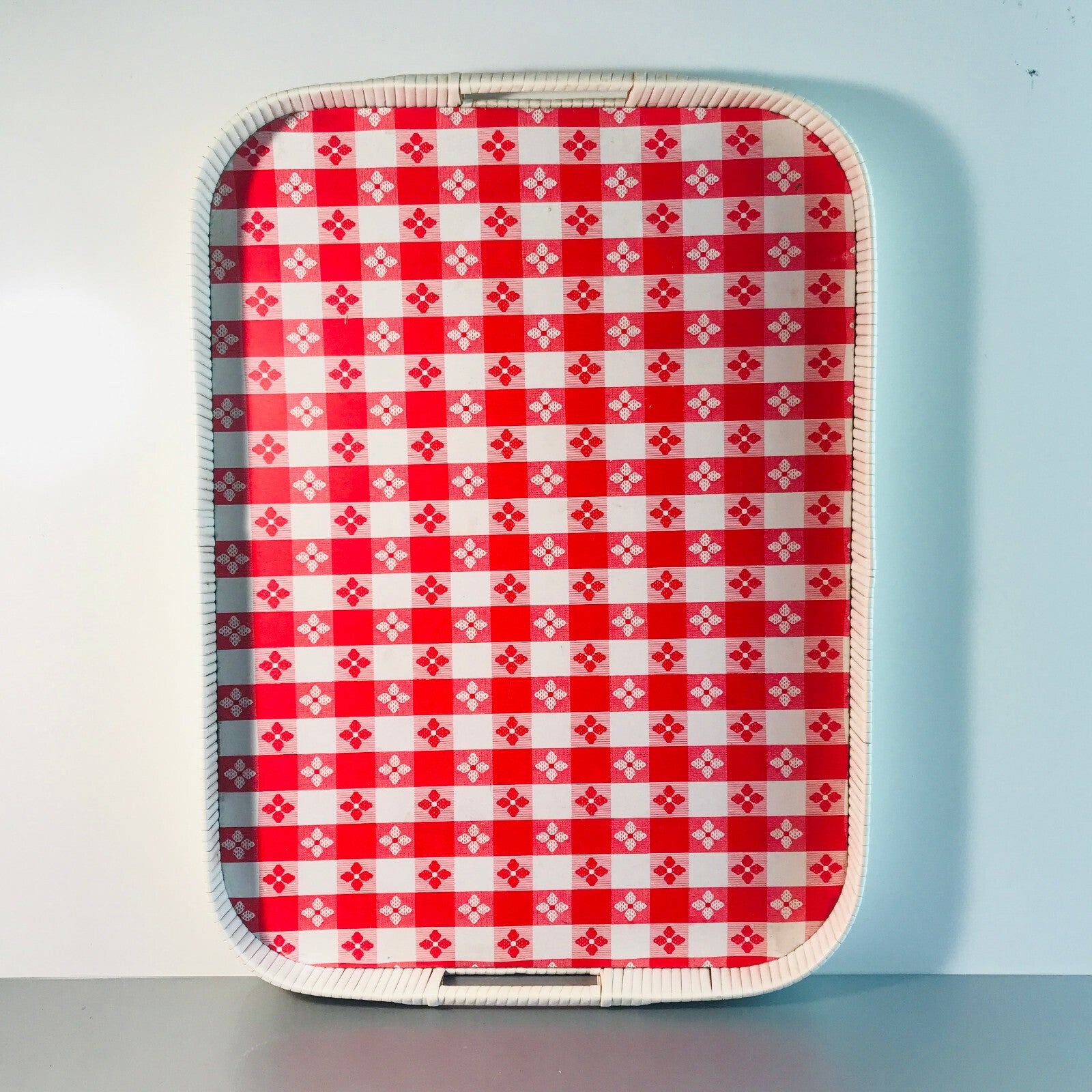 MID CENTURY 50er 60er Tablett  34 x 47 cm Blumen Karo rot Kunststoff 70er