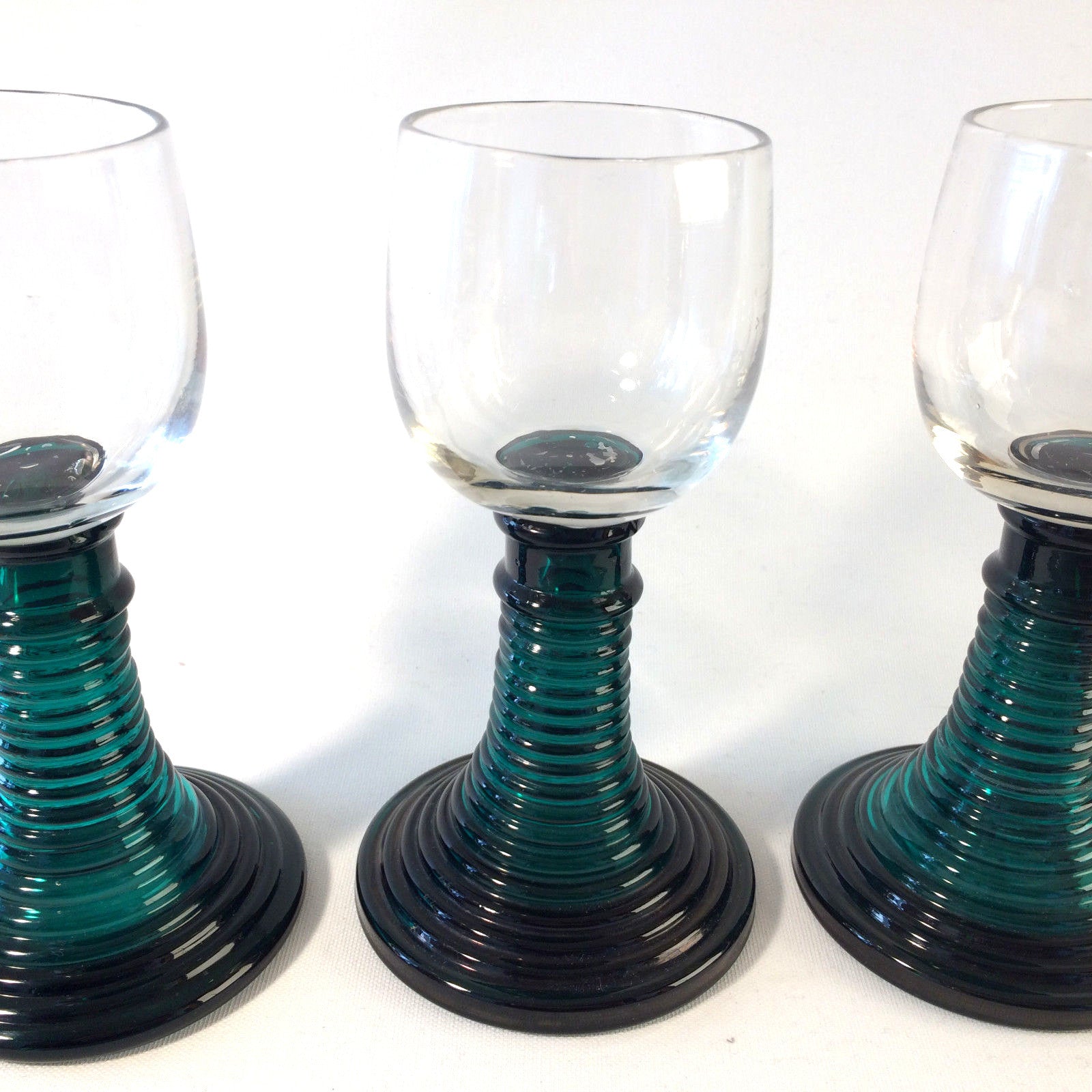 Vintage Weinrömer 3er  Weingläser grün 15 cm GLAS 50er 60er MID CENTURY 