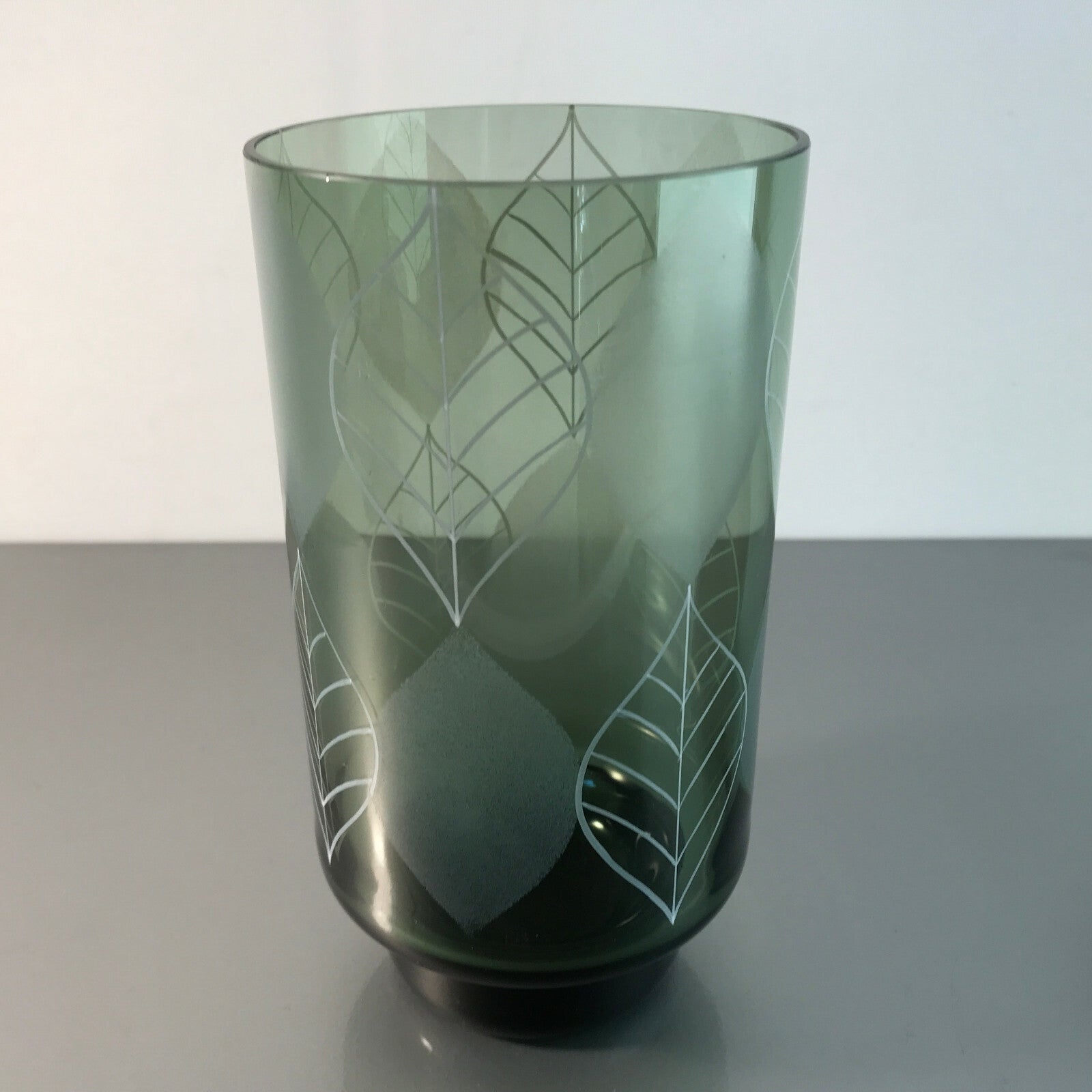 Vintage Rauchglas Vase 50er 60er 16 cm mit Blättern MID CENTURY