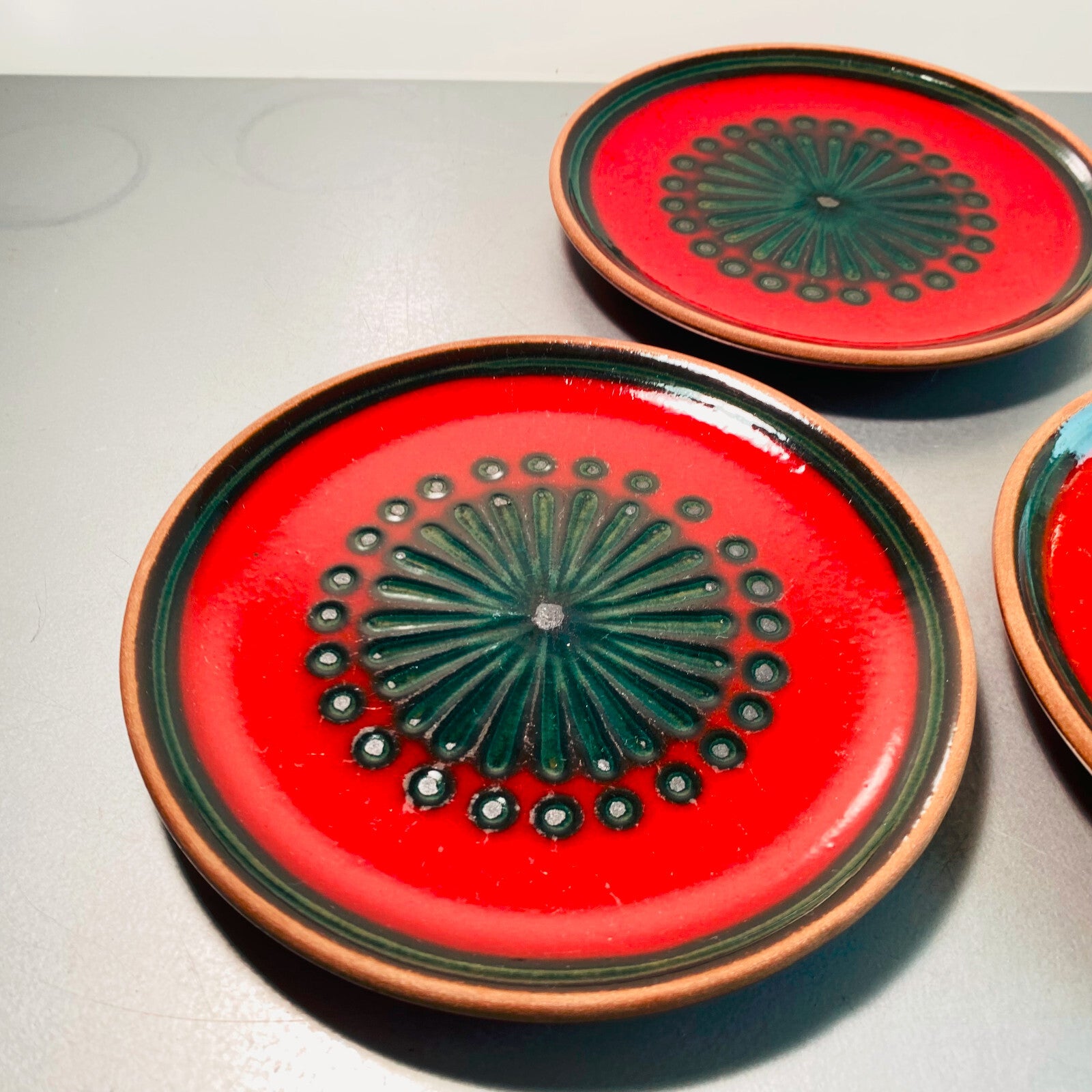 Keramik Teller 3er Set rot grün  15 cm Dessertteller Vintage 60er 70er