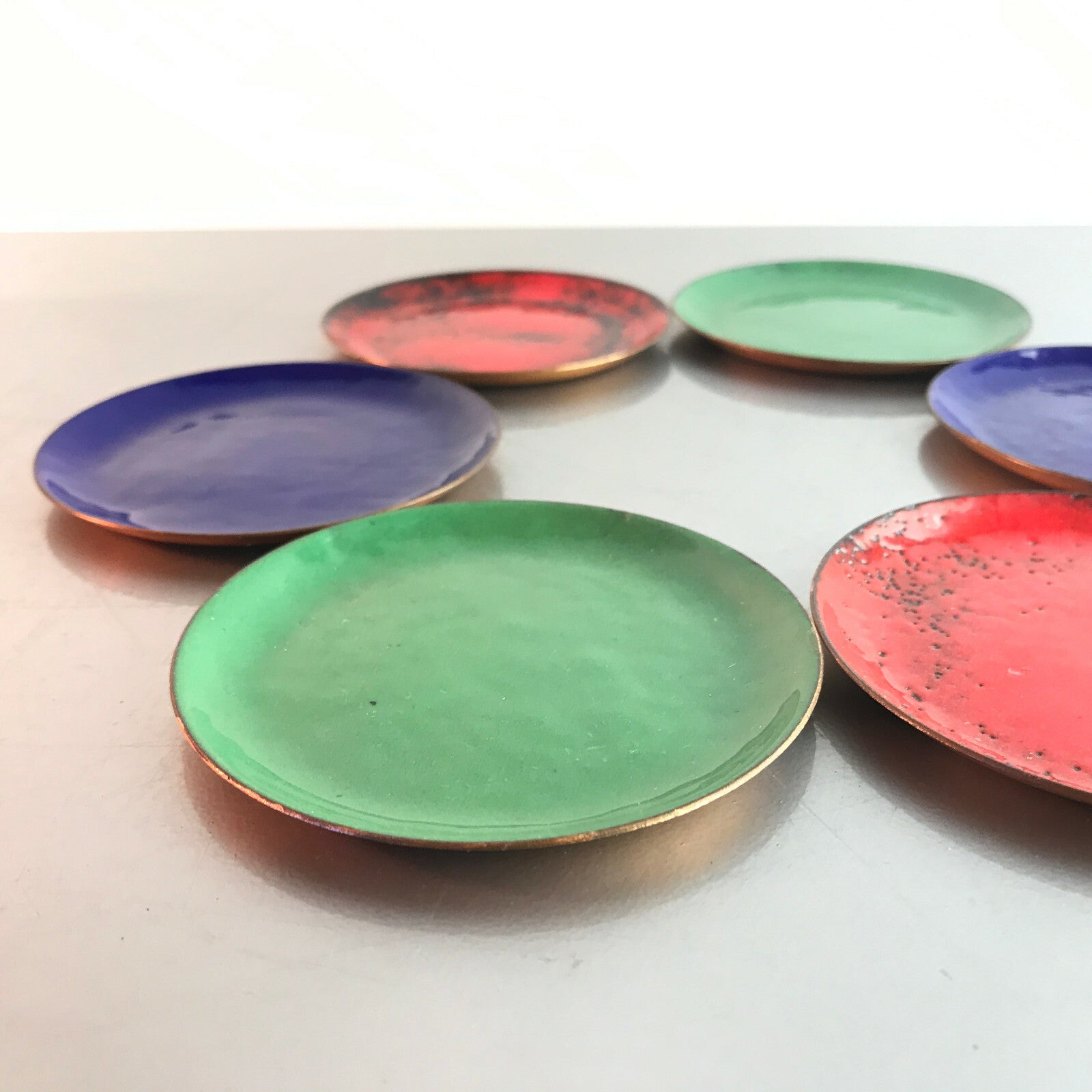 MID CENTURY Emaille Untersetzer 8er Set cm 50er Vintage 8,8 cm Teller