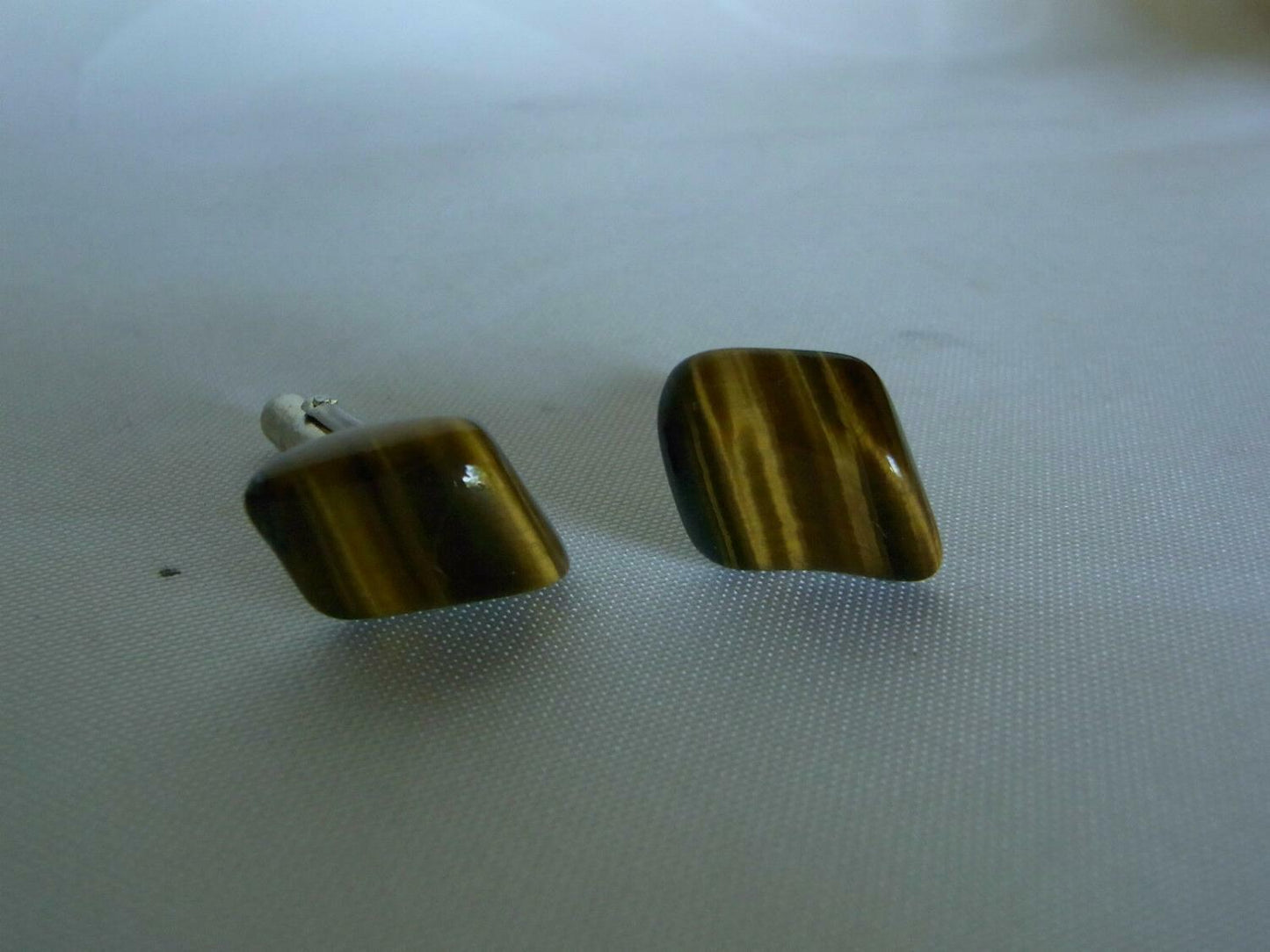 Alte MANSCHETTENKNÖPFE Manschetten CUFFLINKS silbern TIGERAUGE Stein